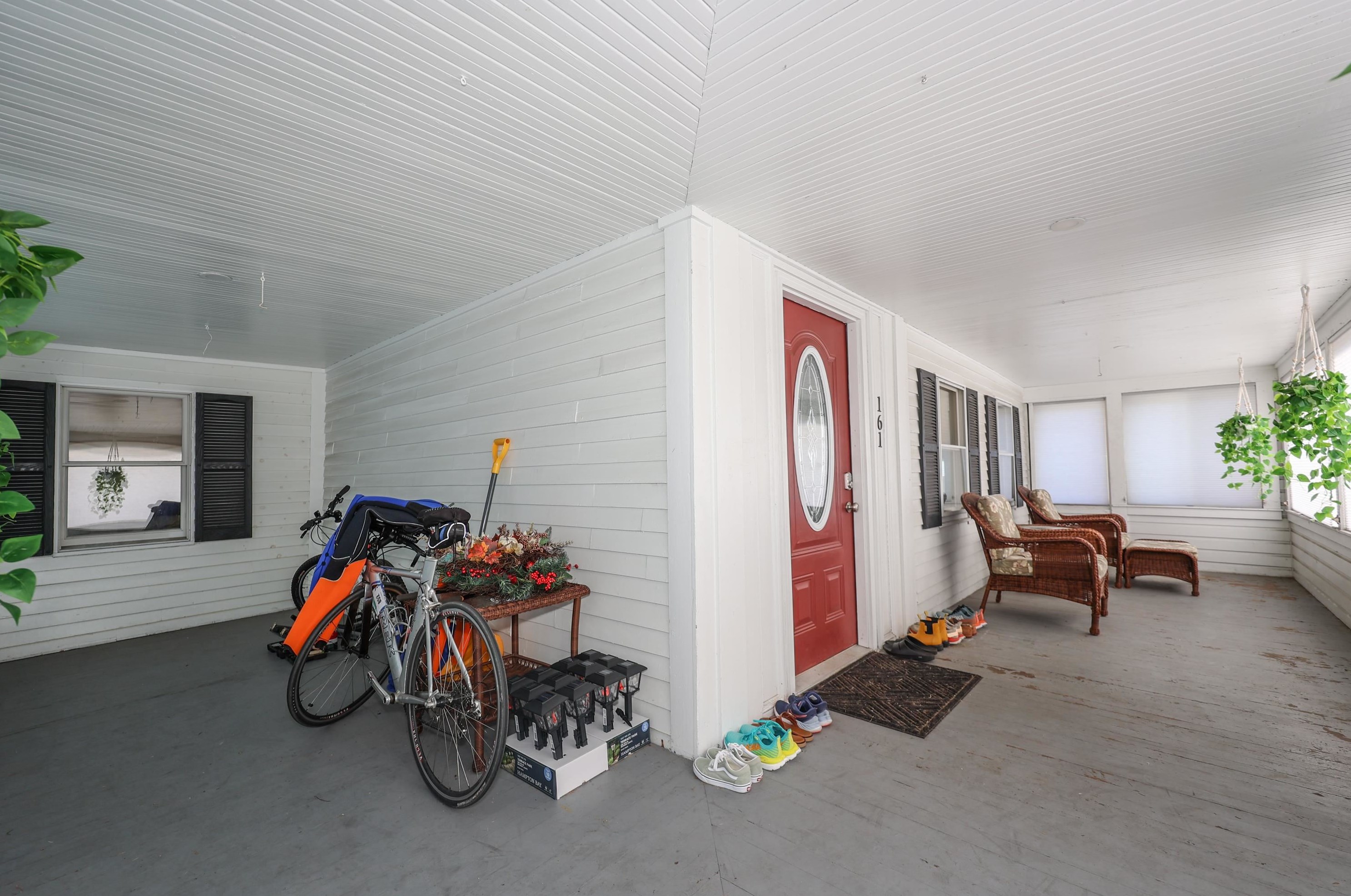 161 Mammoth Rd, Manchester NH  03109-4907 exterior