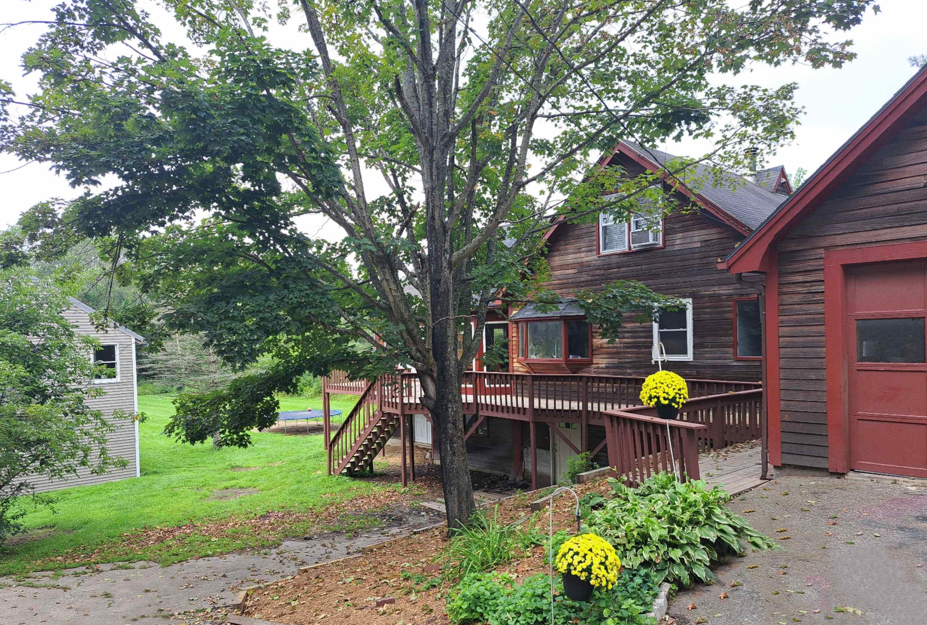 573 Pickering Rd, Rochester, NH 03867-4628