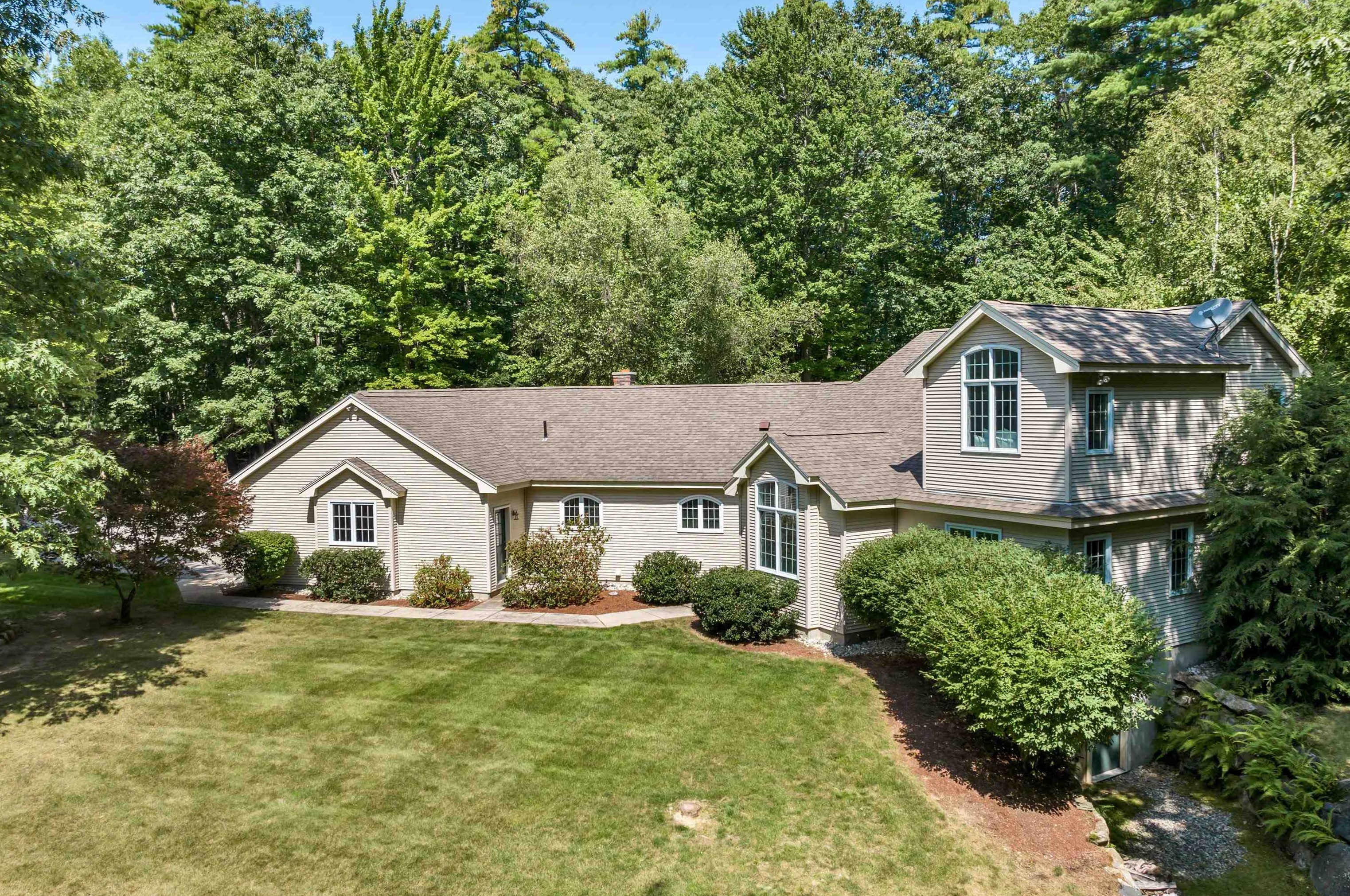 93 Spruce Rd, Tuftonboro, NH 03894-4113