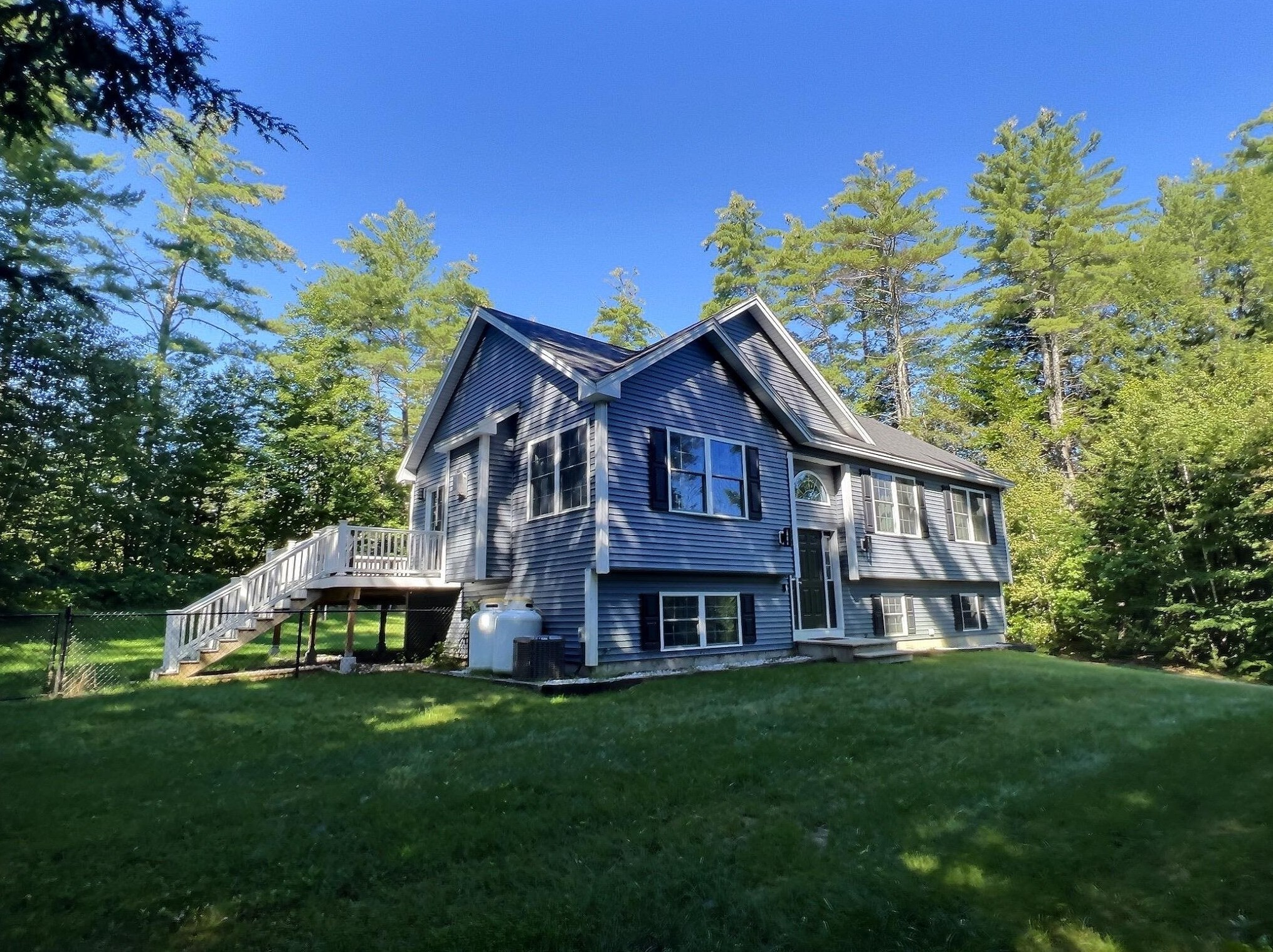 45 Maple View Dr, Bradford, NH 03221