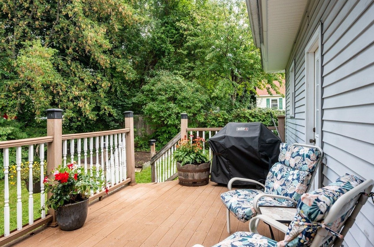 295 Gray St, Manchester NH  03103-2815 exterior