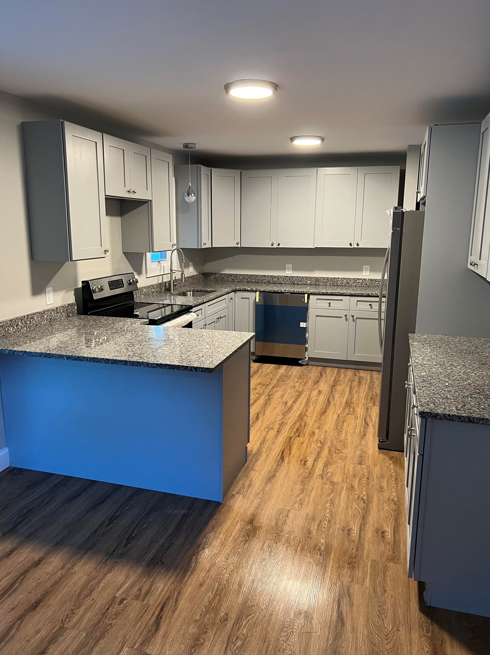 12 Kelleher Ave, Plaistow, NH 03865