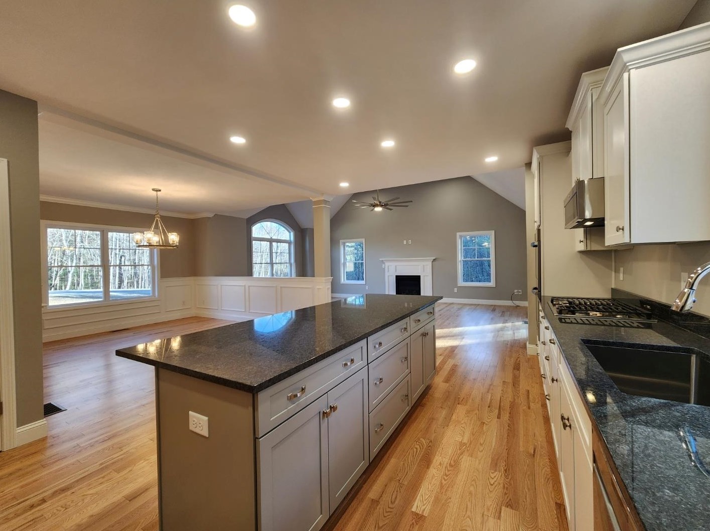16 Millstone Dr, Concord, NH 03301