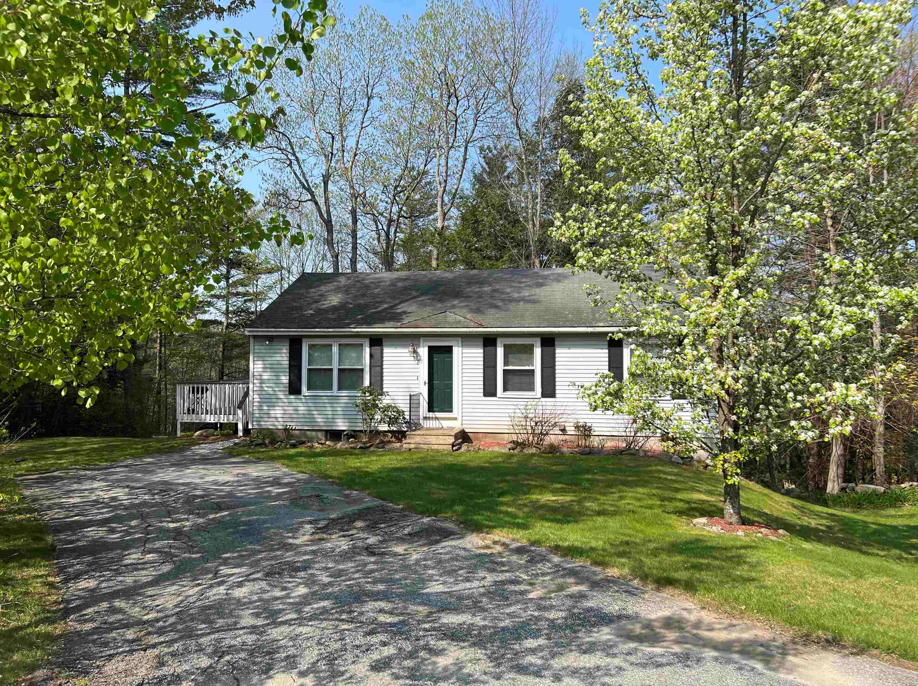 17 Carriage Hill Dr, Jaffrey, NH 03452 exterior