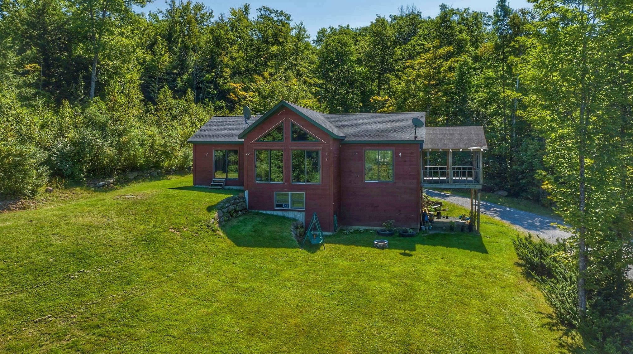 10 Shore Dr, Grantham, NH 03753-2412