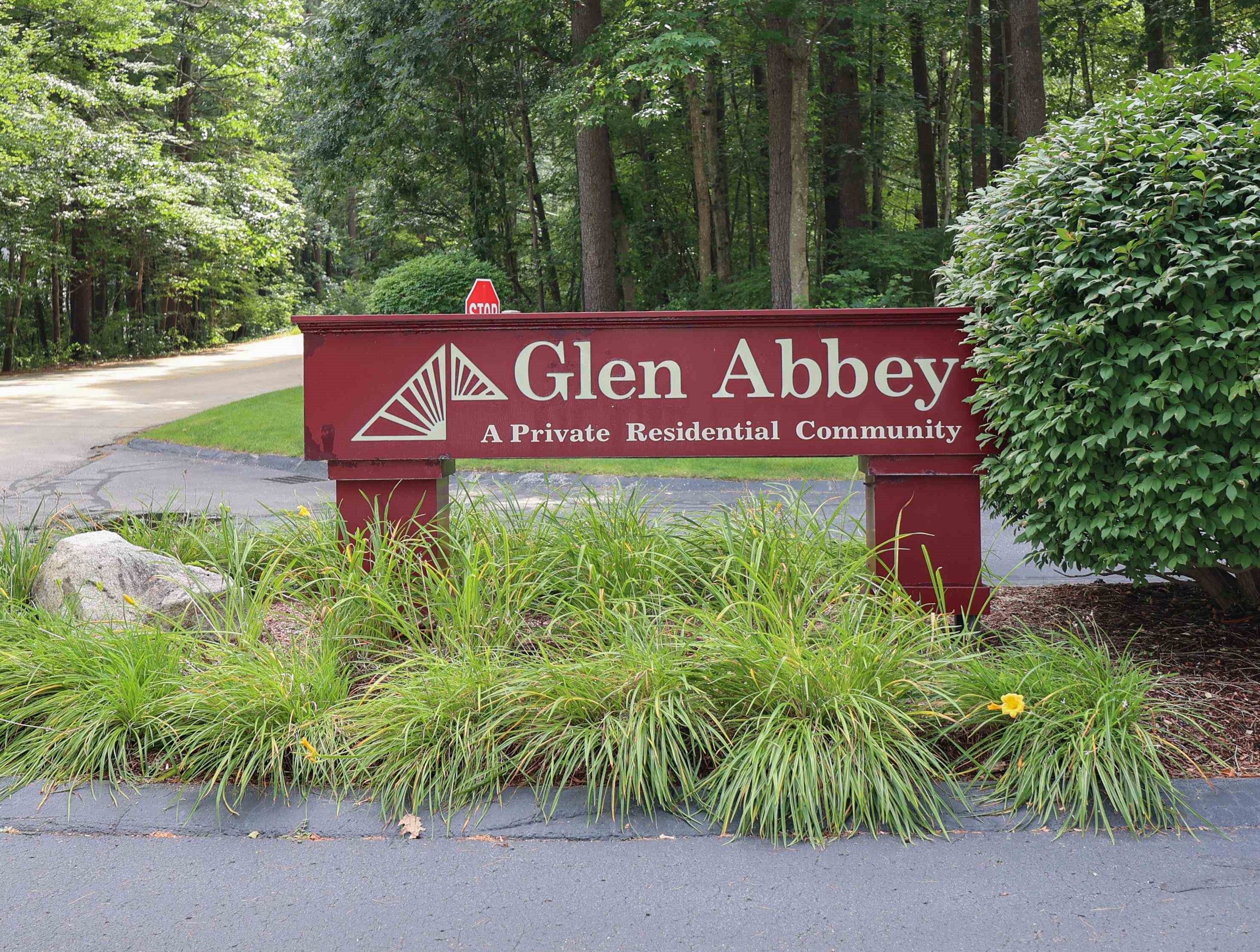 57 Dorchester Way, Nashua, NH 03064