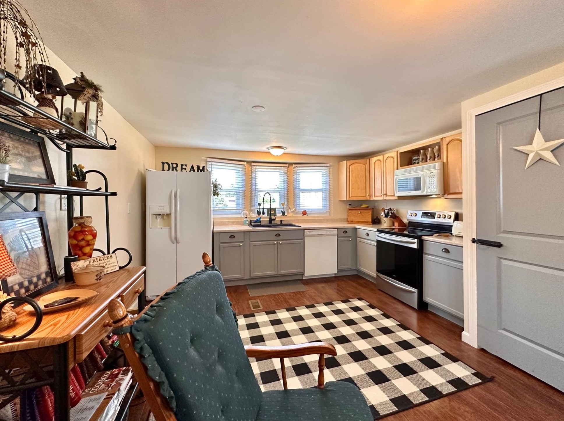 35 Circle Dr, Belmont, NH 03220