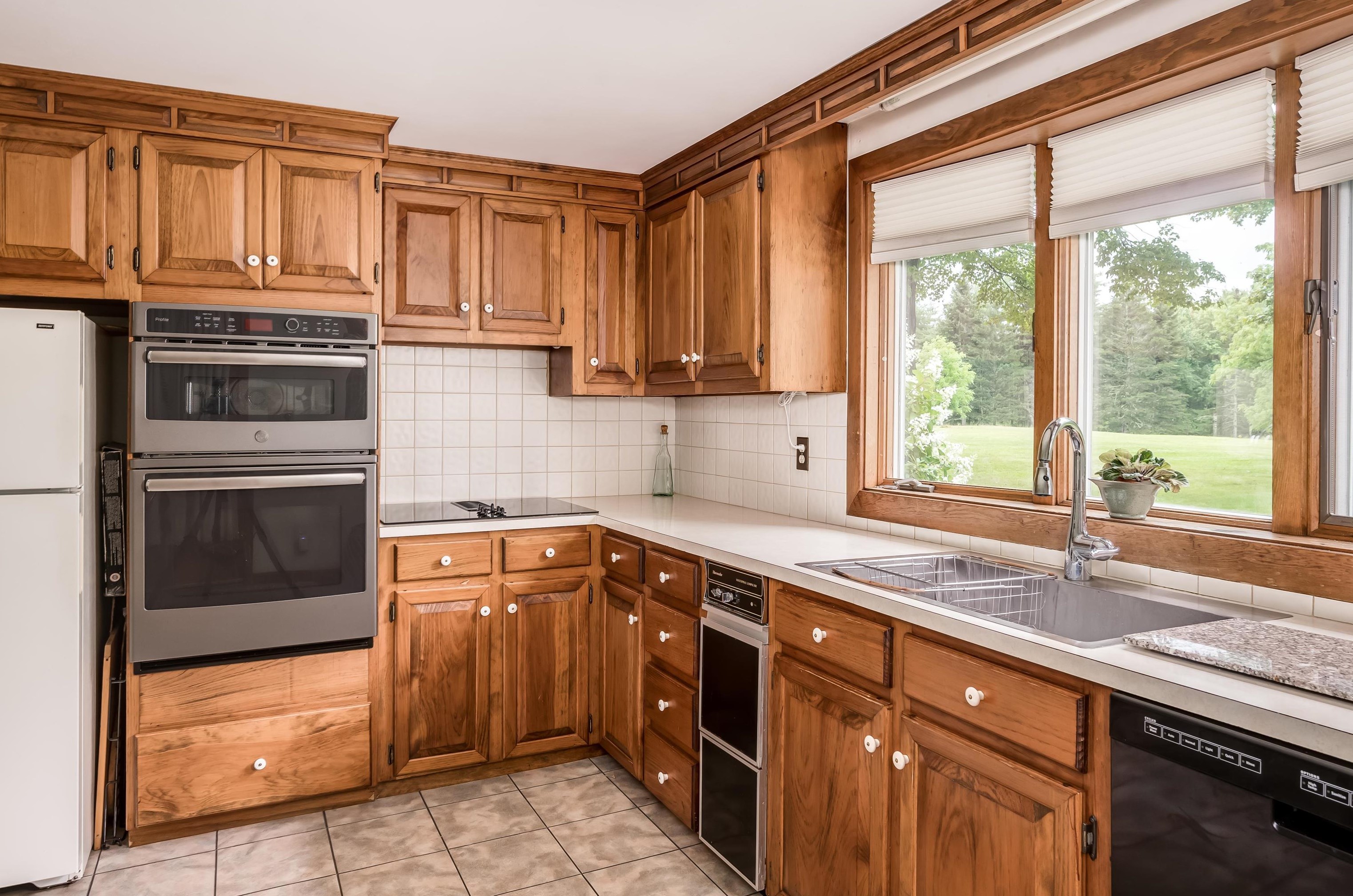 126 Wednesday Hill Rd, Lee, NH 03861