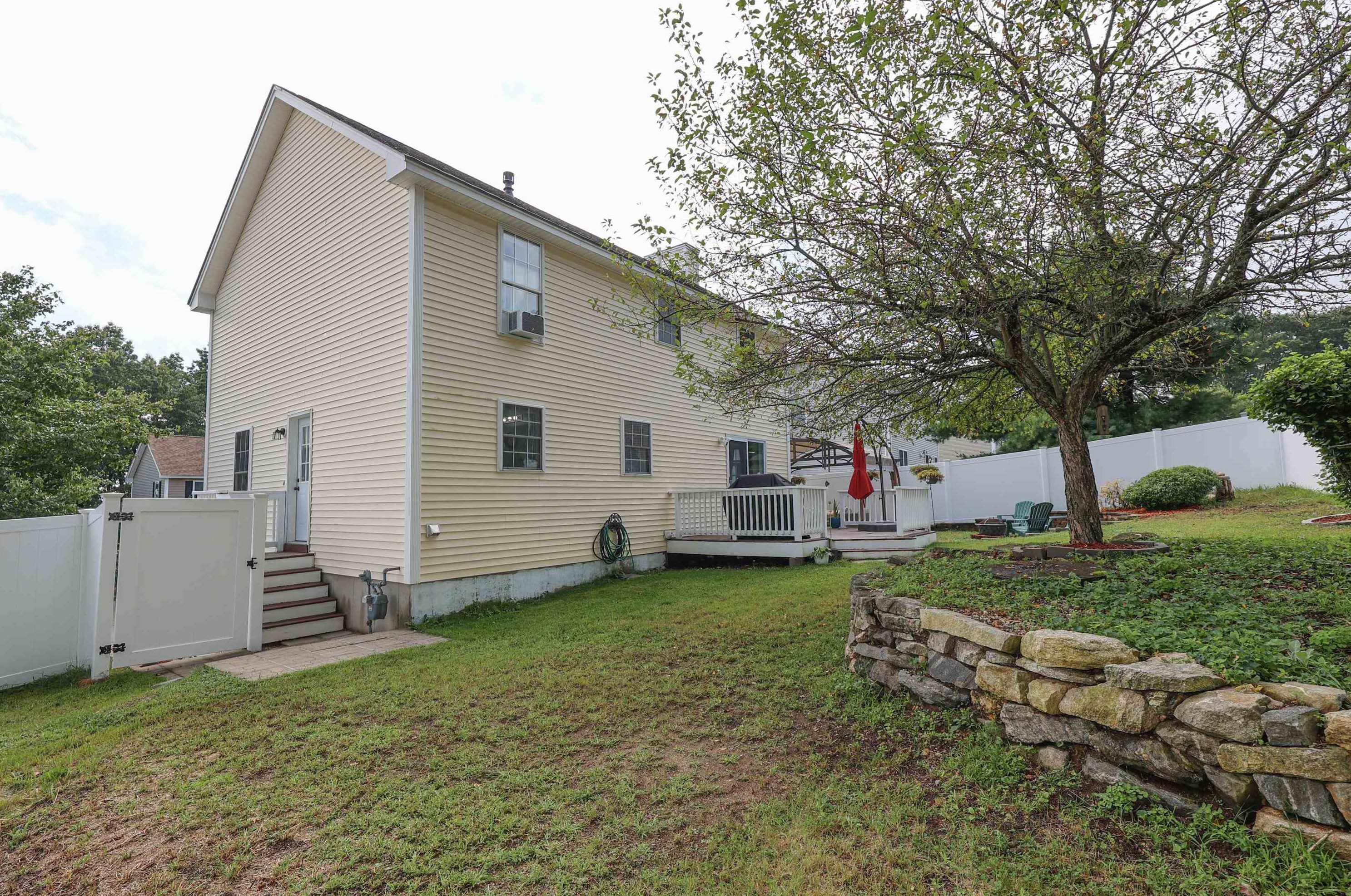 440 Whittington St, Manchester NH  03104-6493 exterior