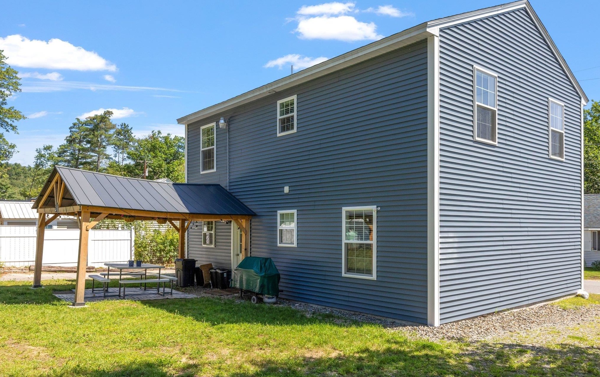 22 Circle Dr, Meredith NH  03253-6304 exterior