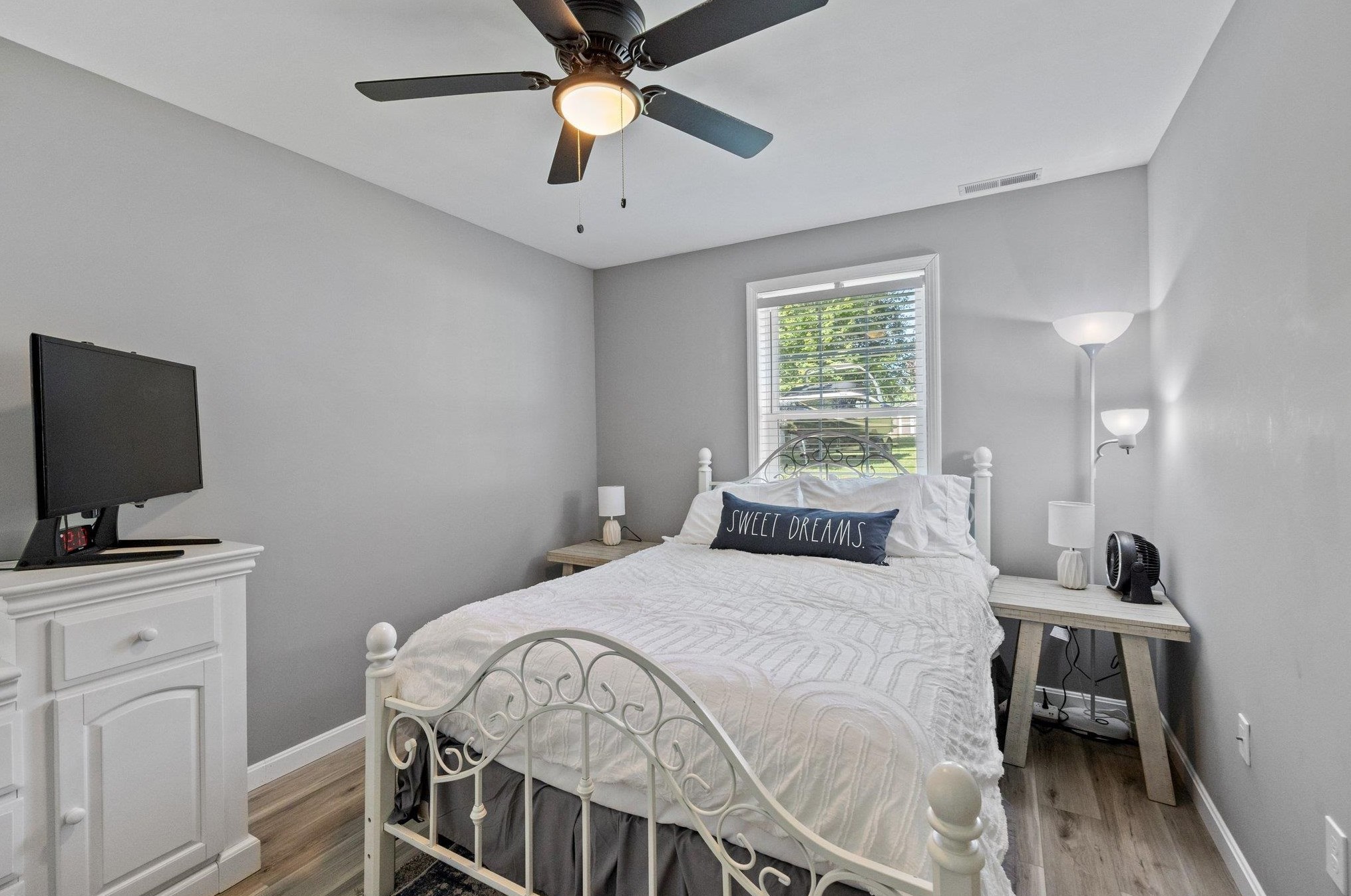 22 Circle Dr, Meredith NH  03253-6304 exterior