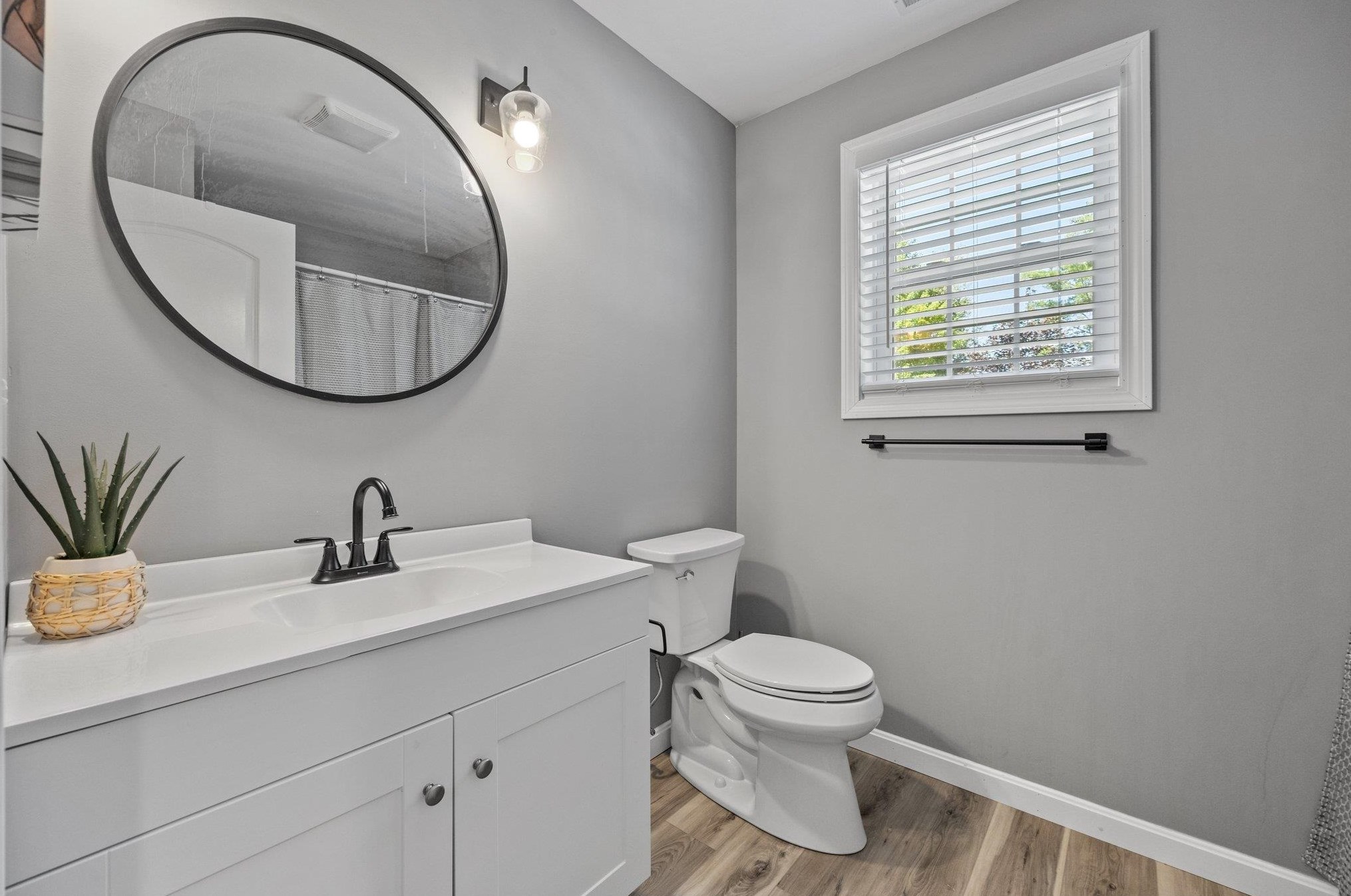 22 Circle Dr, Meredith NH  03253-6304 exterior