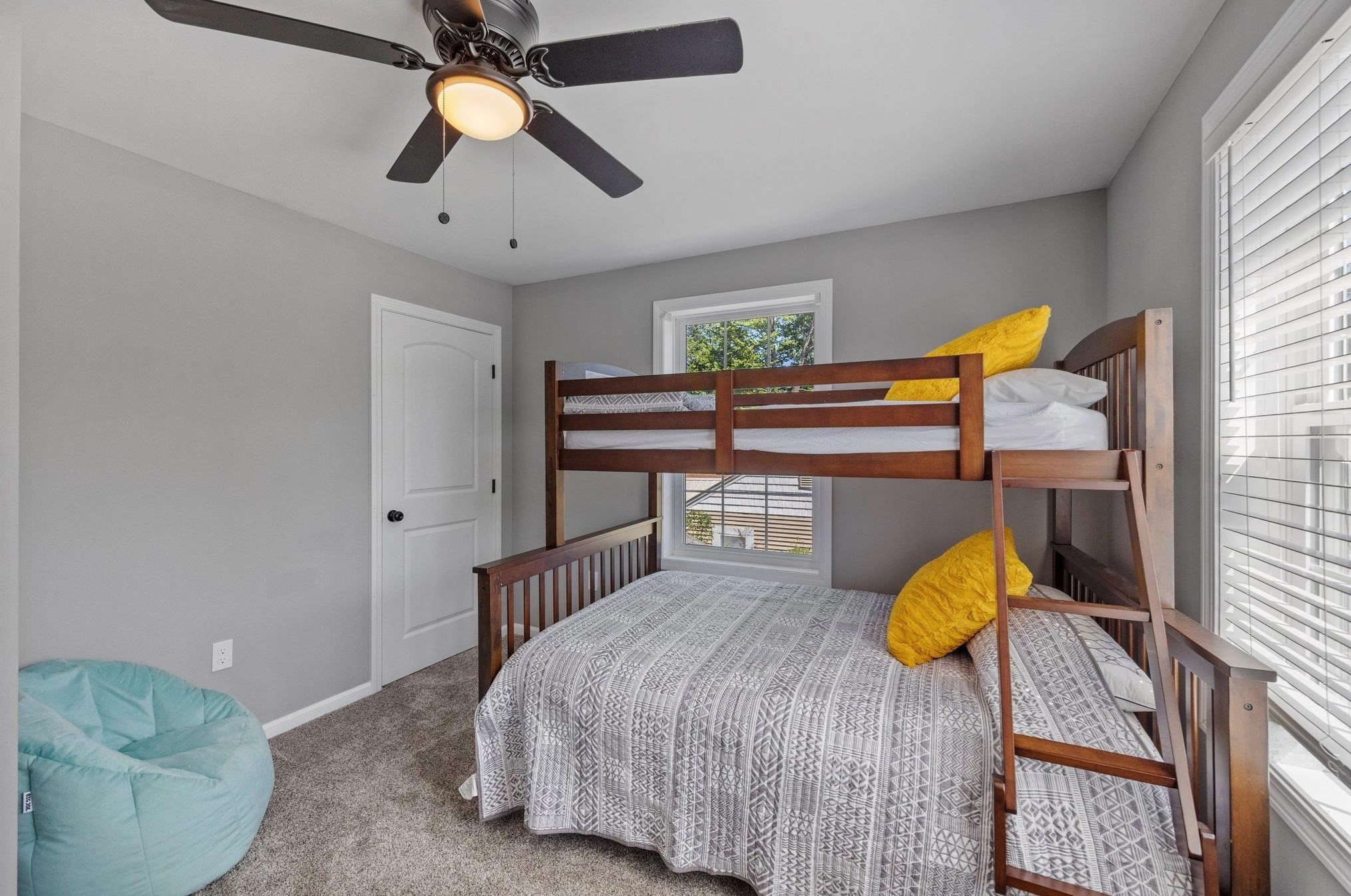 22 Circle Dr, Meredith NH  03253-6304 exterior