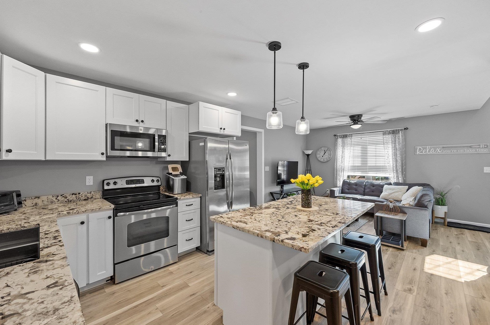 22 Circle Dr, Meredith NH  03253-6304 exterior