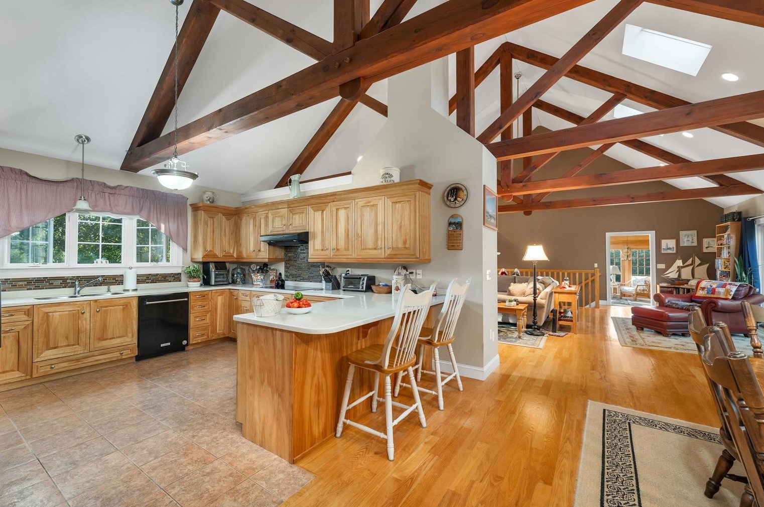 93 Fox Hollow Dr, Weare, NH 03281