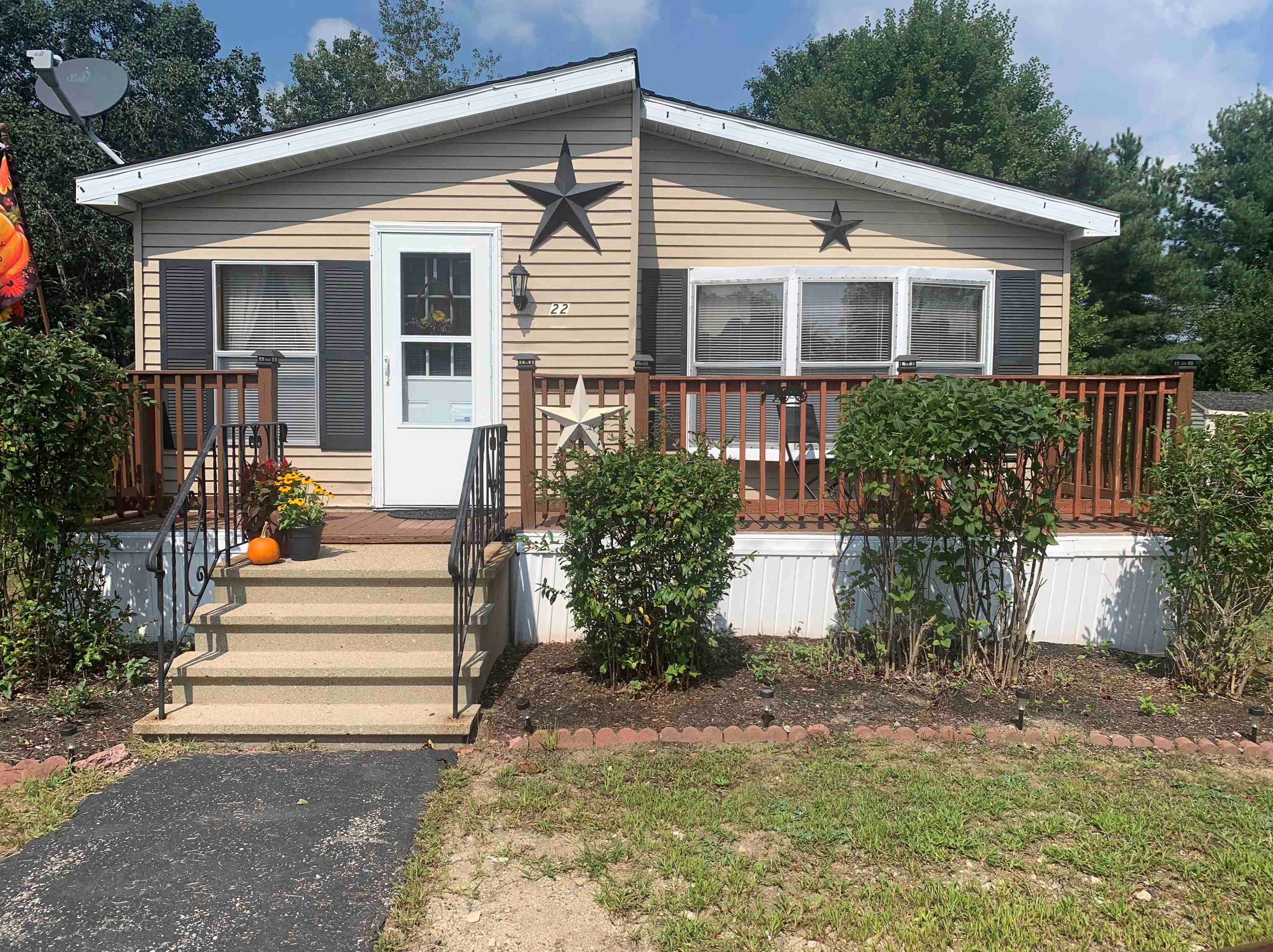 22 Wildflower Way, Rochester, NH 03868-8757