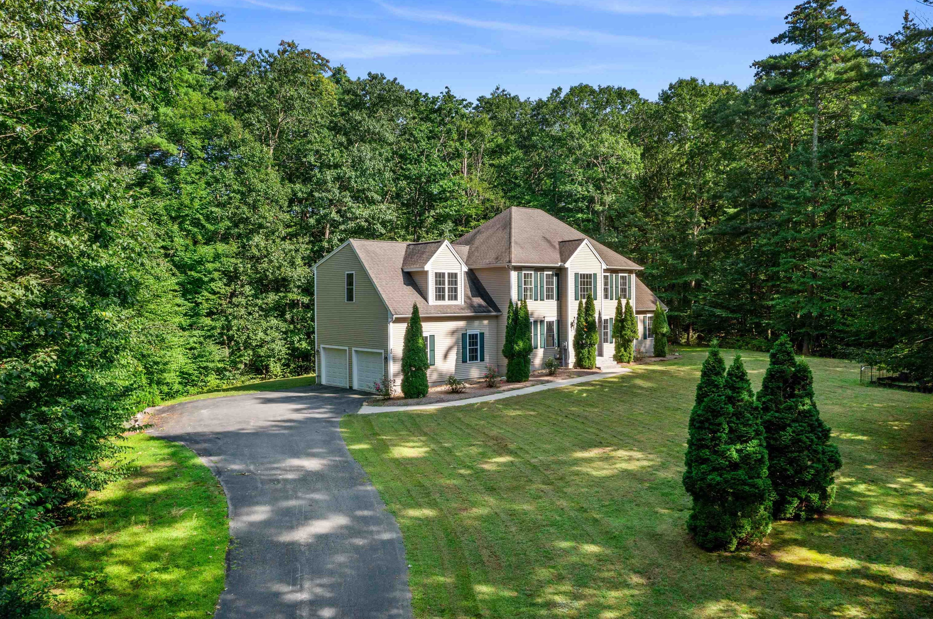 40 S Main St, Mount Vernon, NH 03057