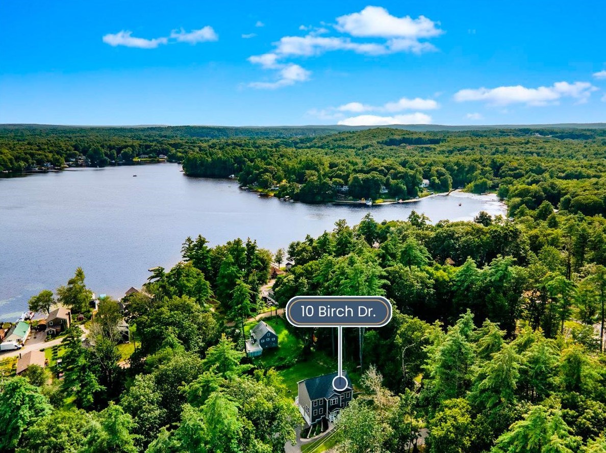 10 Birch Dr, Sandown, NH 03873