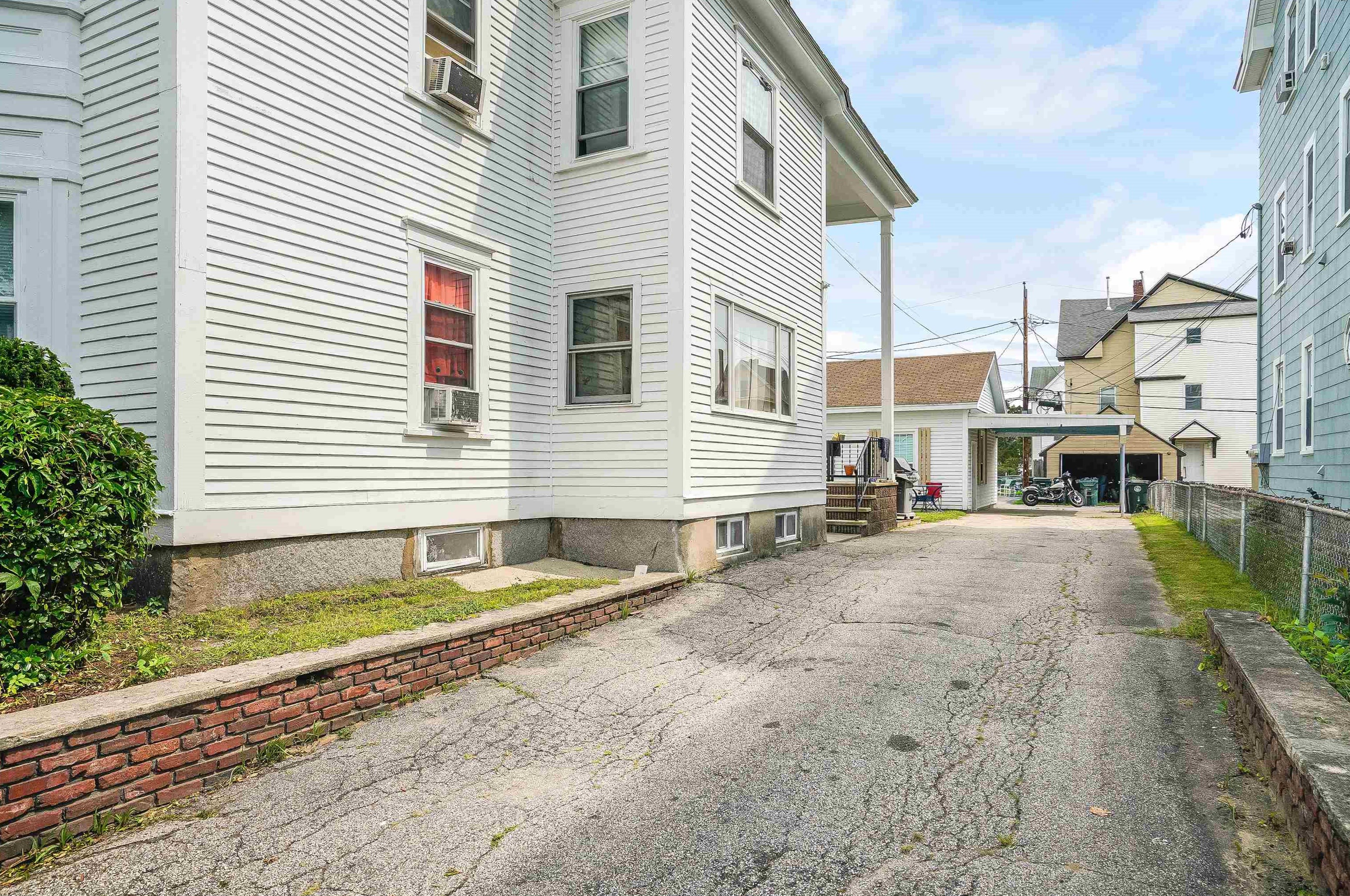25 Hevey St, Manchester, NH 03102