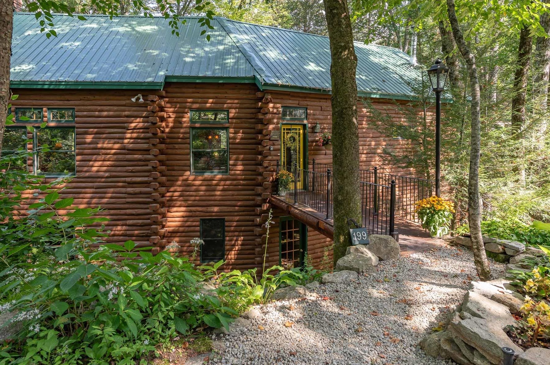 199 Hemlock Ln, Barrington, NH 03825