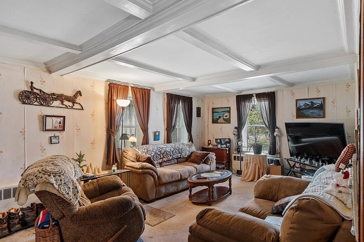 9 Westville Rd, Plaistow, NH 03865