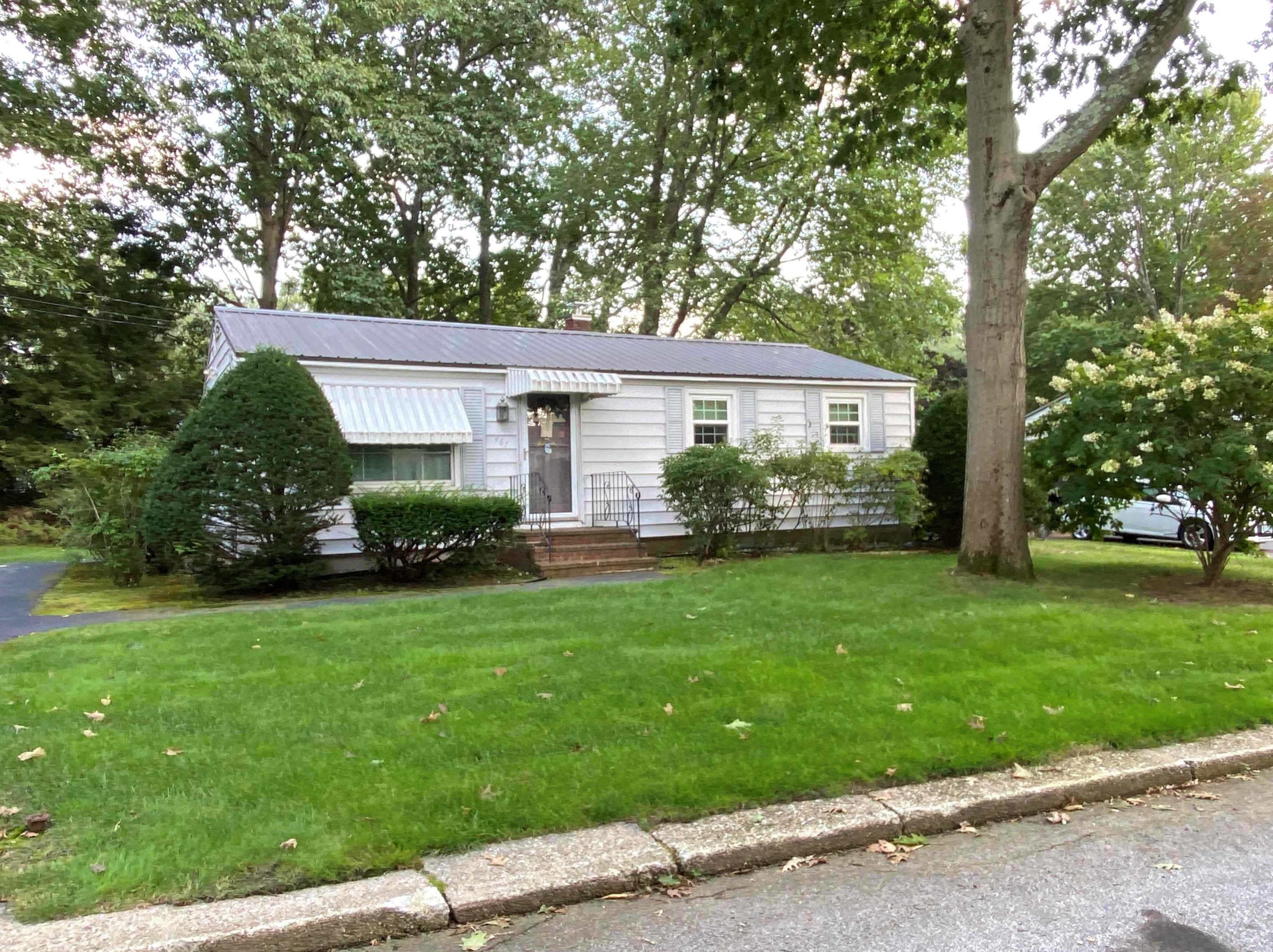 467 Normand St, Manchester, NH 03109-4532