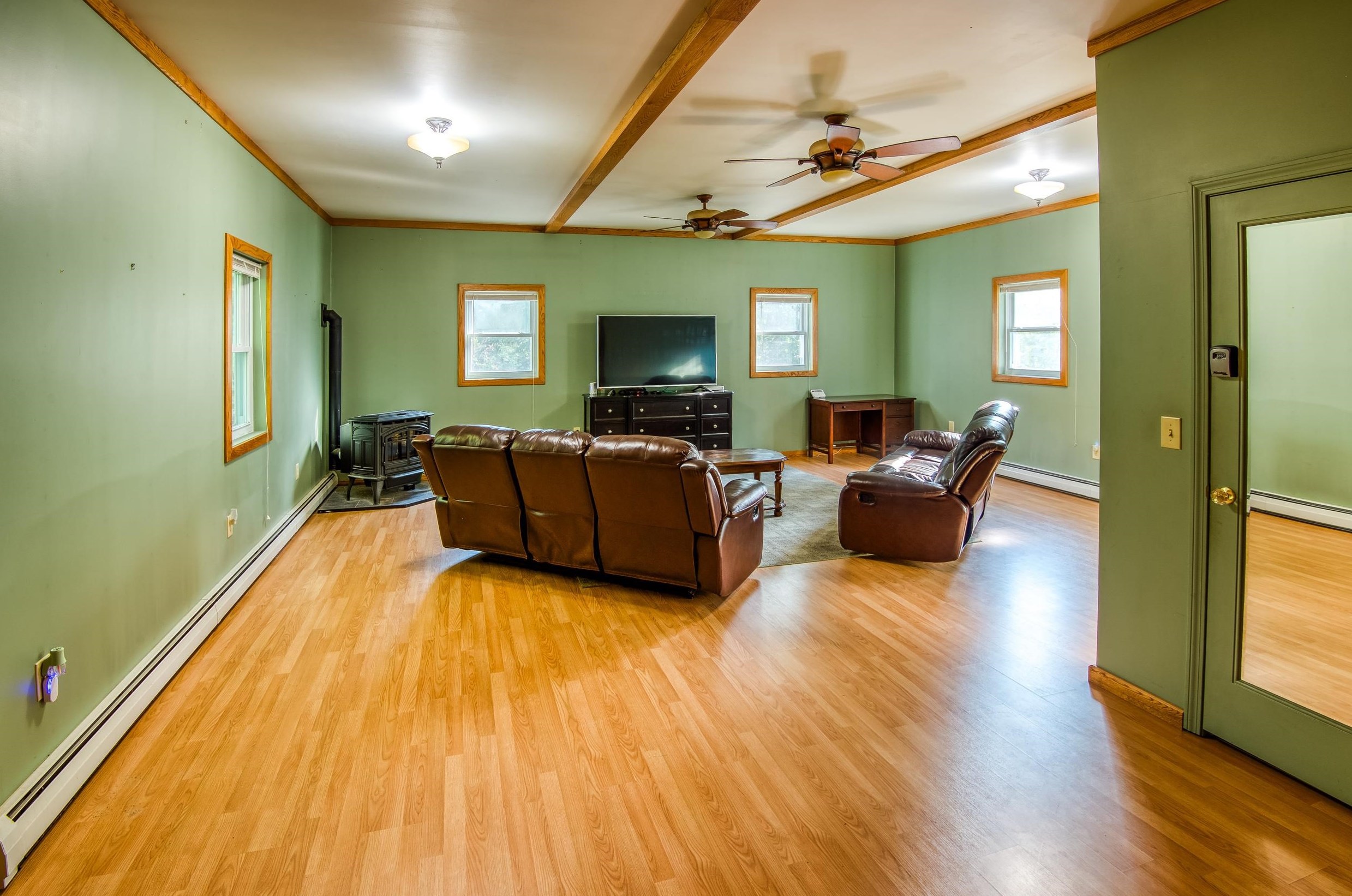 2 Stony Brook Rd, Shelburne NH  03581-1350 exterior