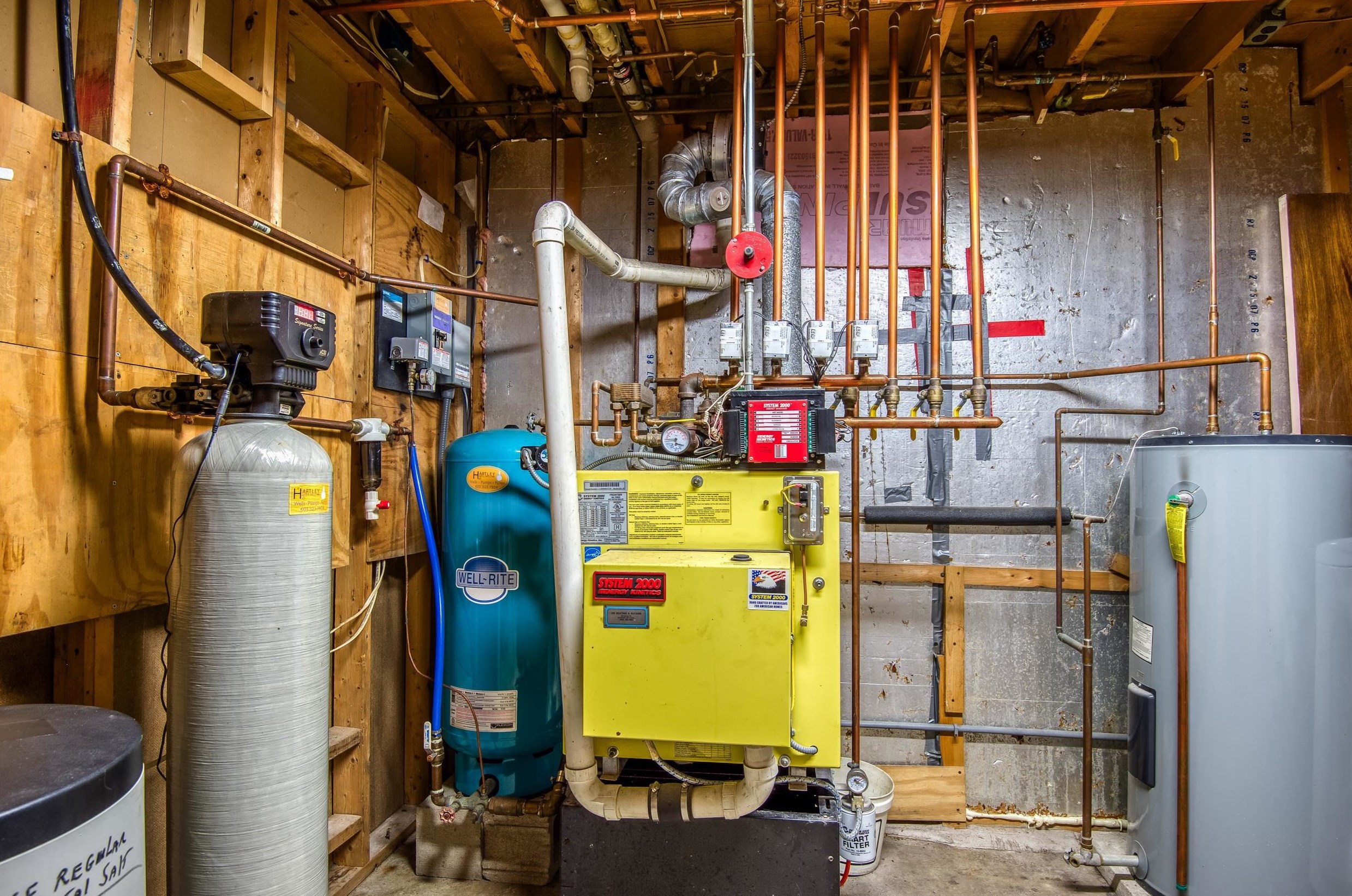 2 Stony Brk Rd, Shelburne NH  03581-1350 exterior