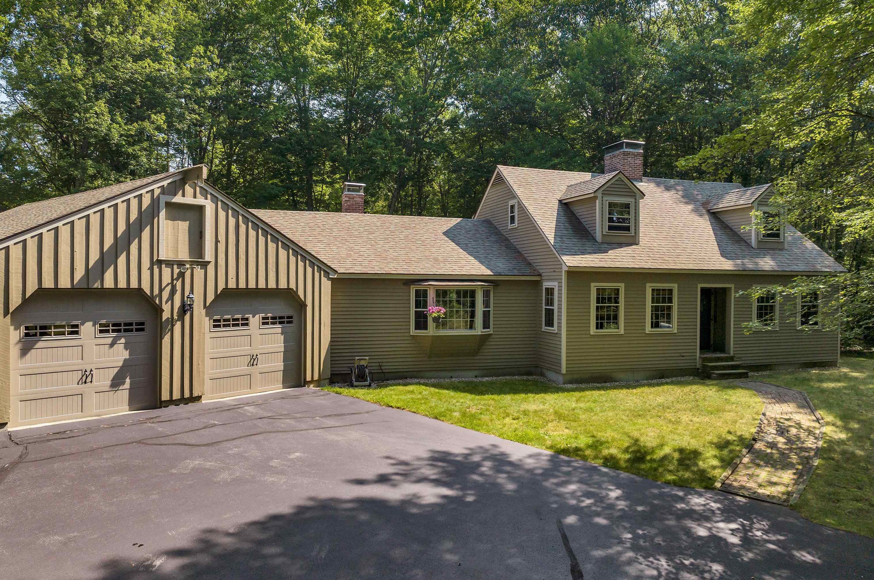 125 Lee Rd, Moultonborough, NH 03254-3810