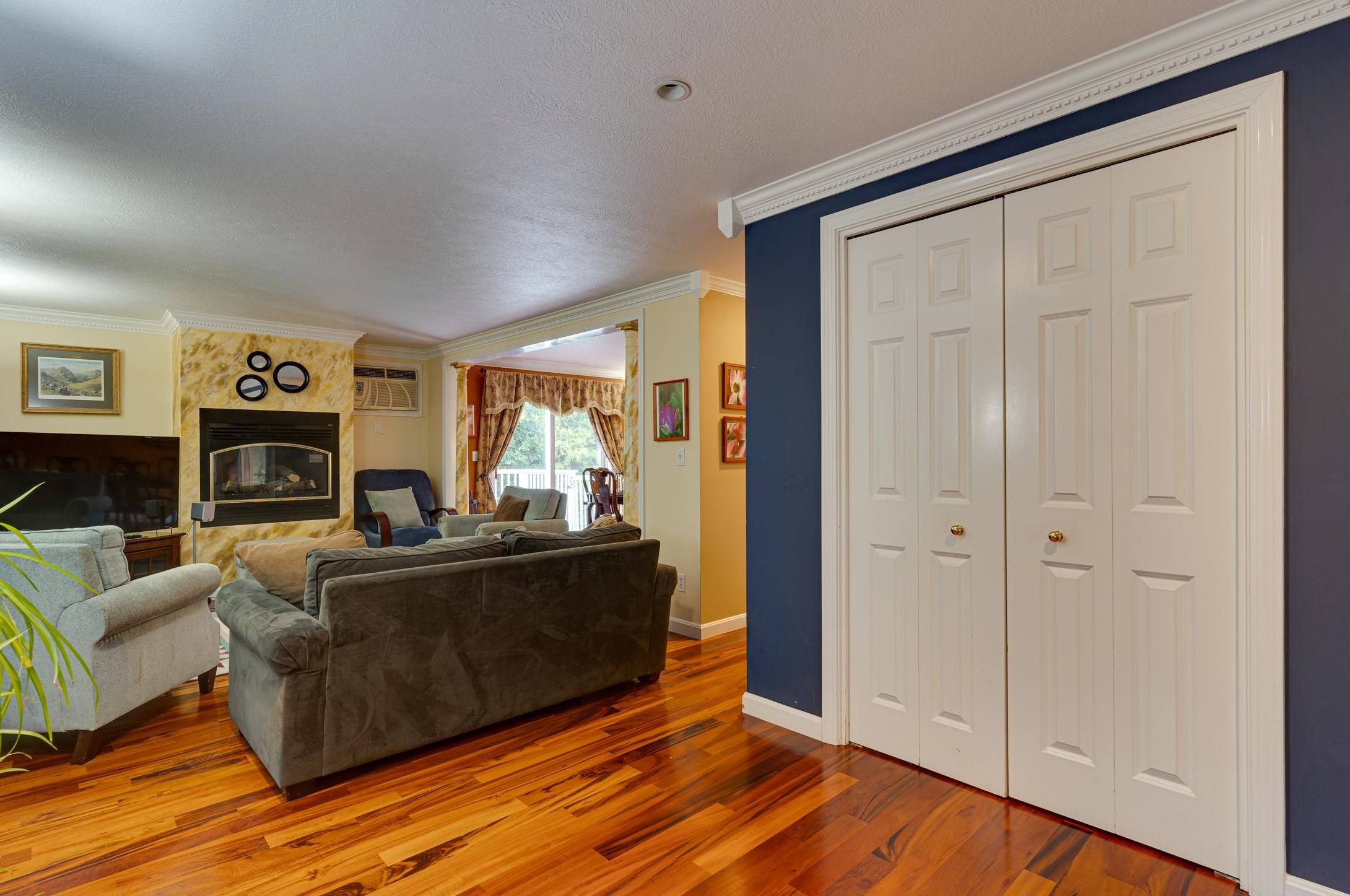 9 Moss Ln, Dover, NH 03823