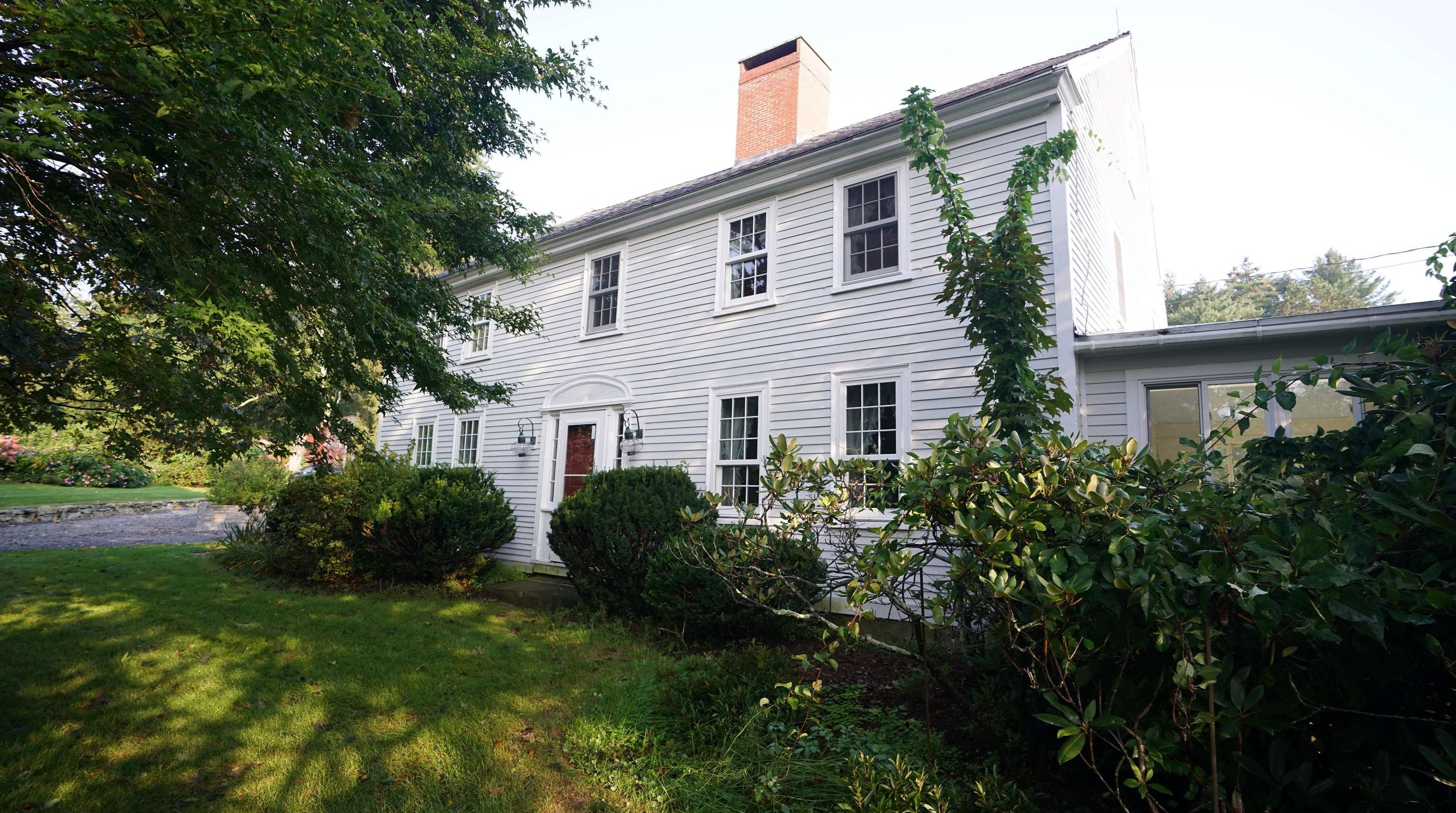 37 Scrabble Rd, Kensington, NH 03833-6023