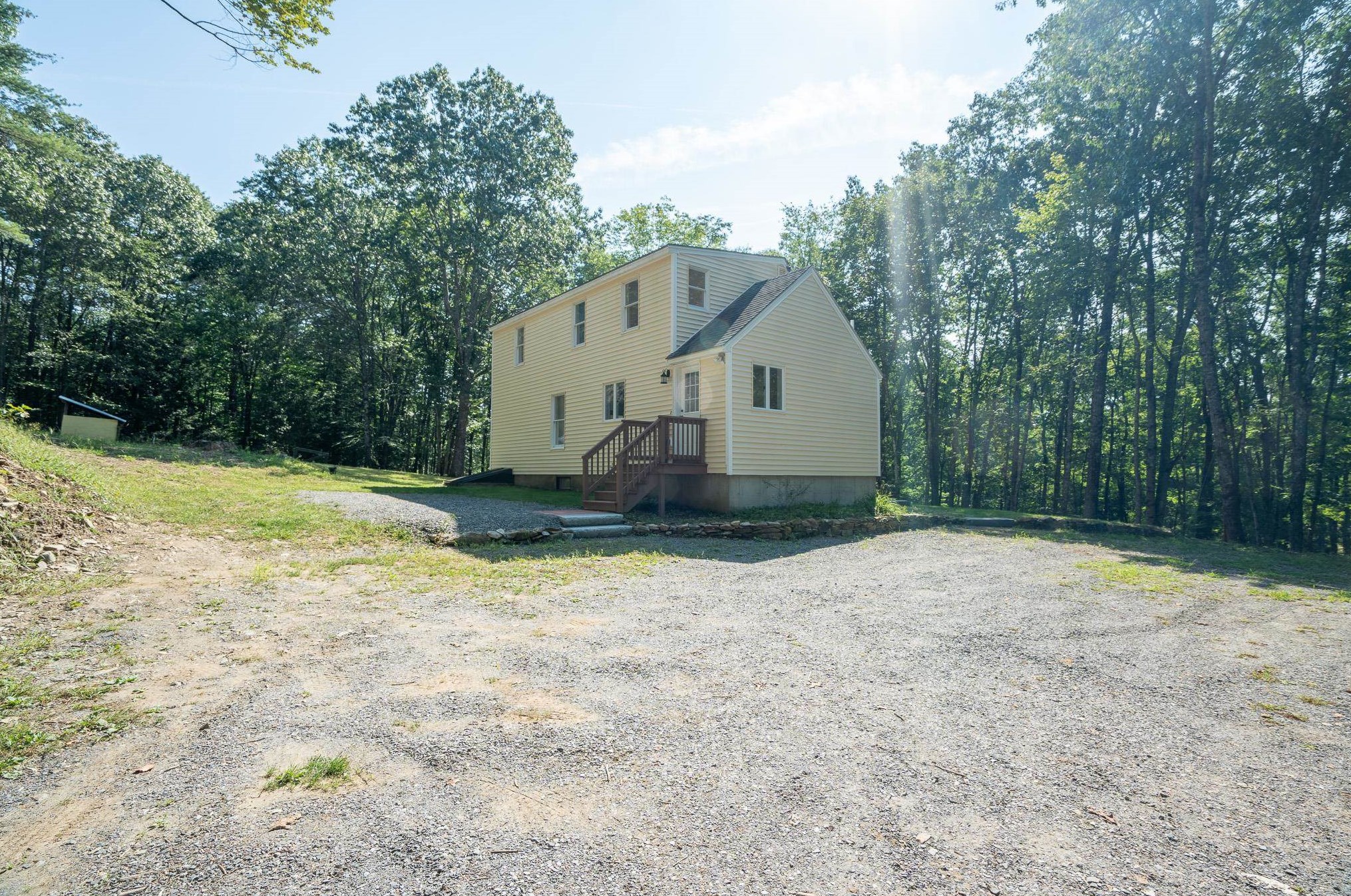 8 W Mill Pond Rd, Lee, NH 03861