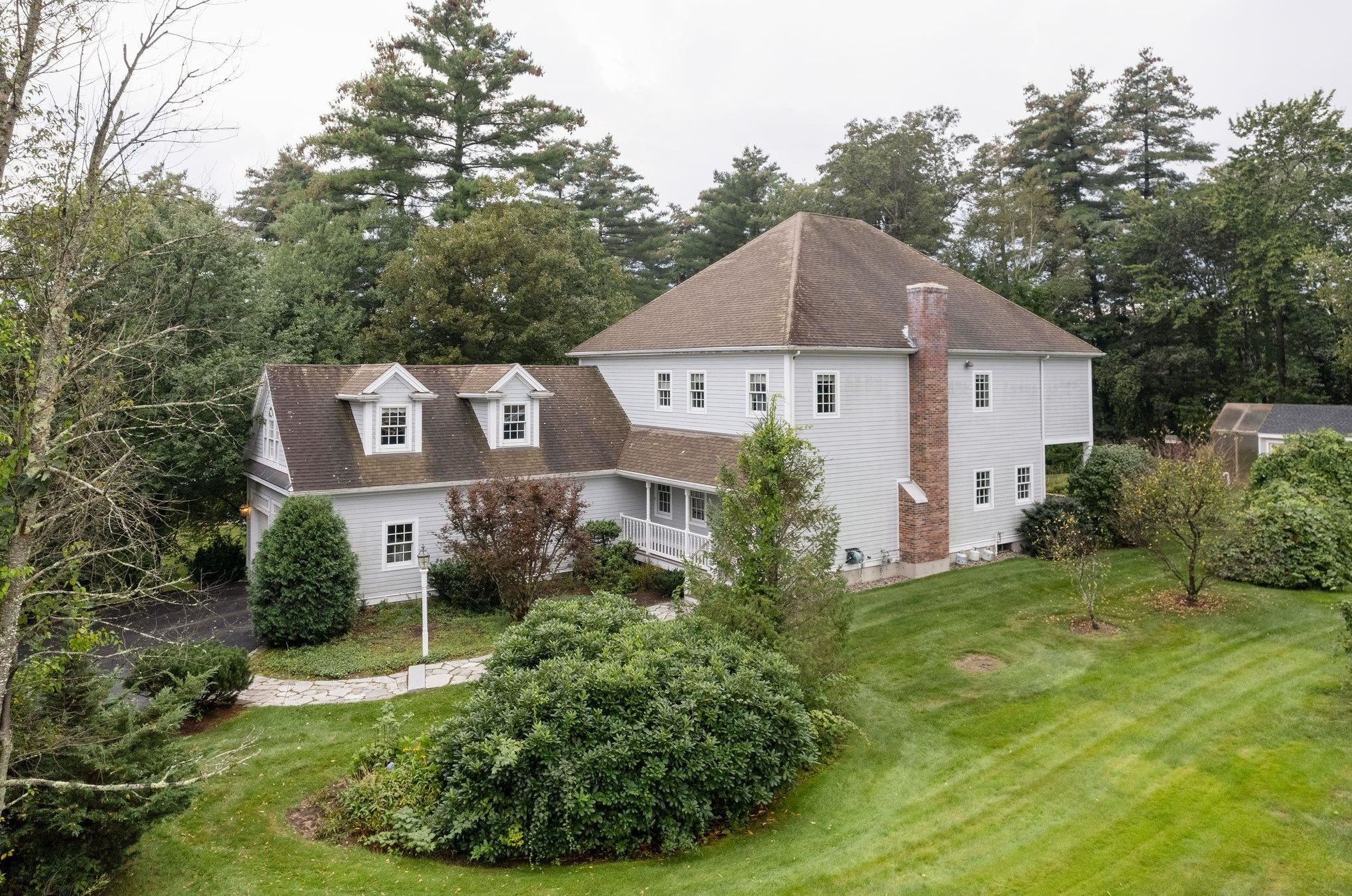 38 Pheasant Ln, Manchester, NH 03109-5927