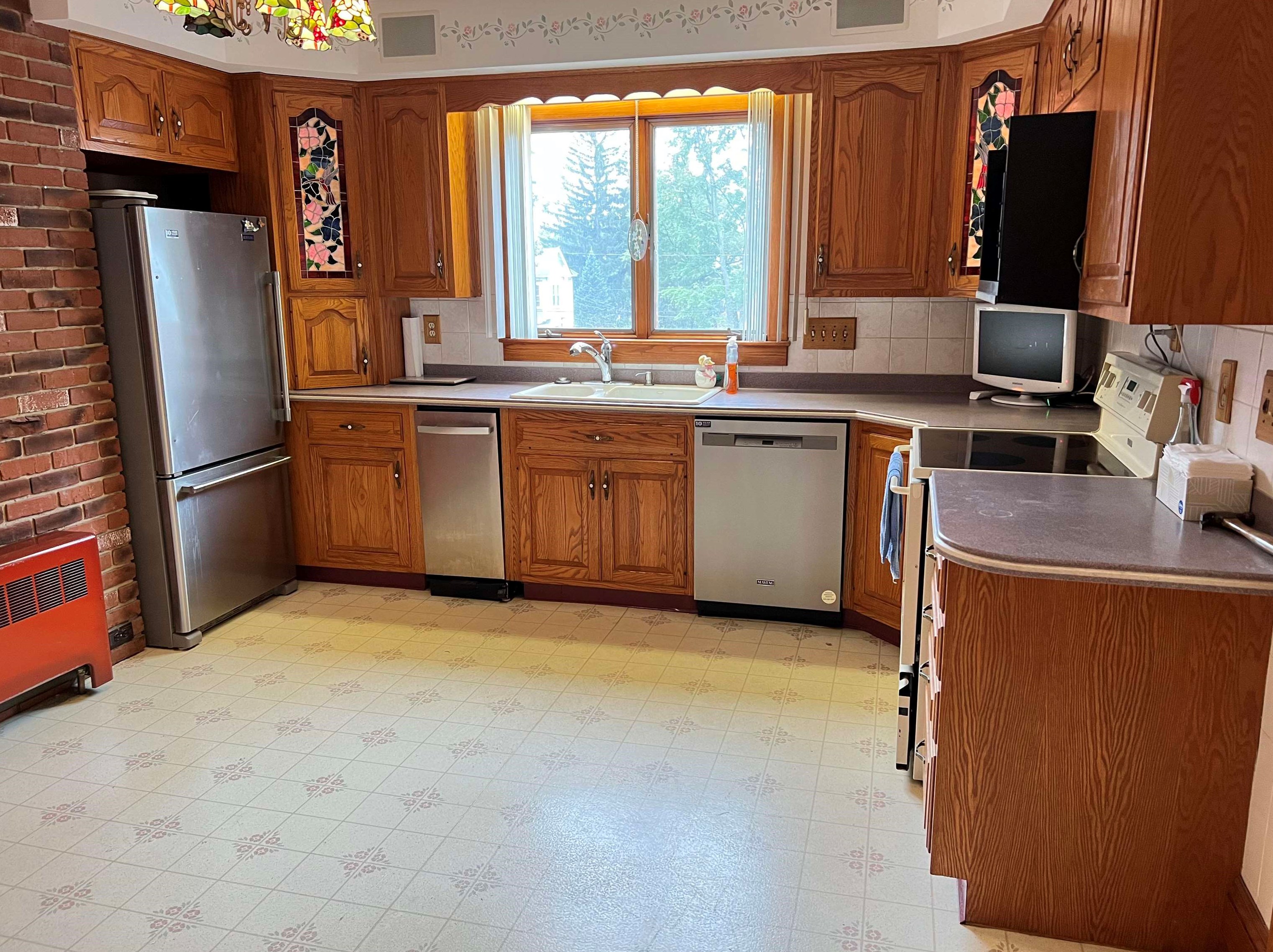 526 Amherst St, Manchester NH 03104-5083 exterior