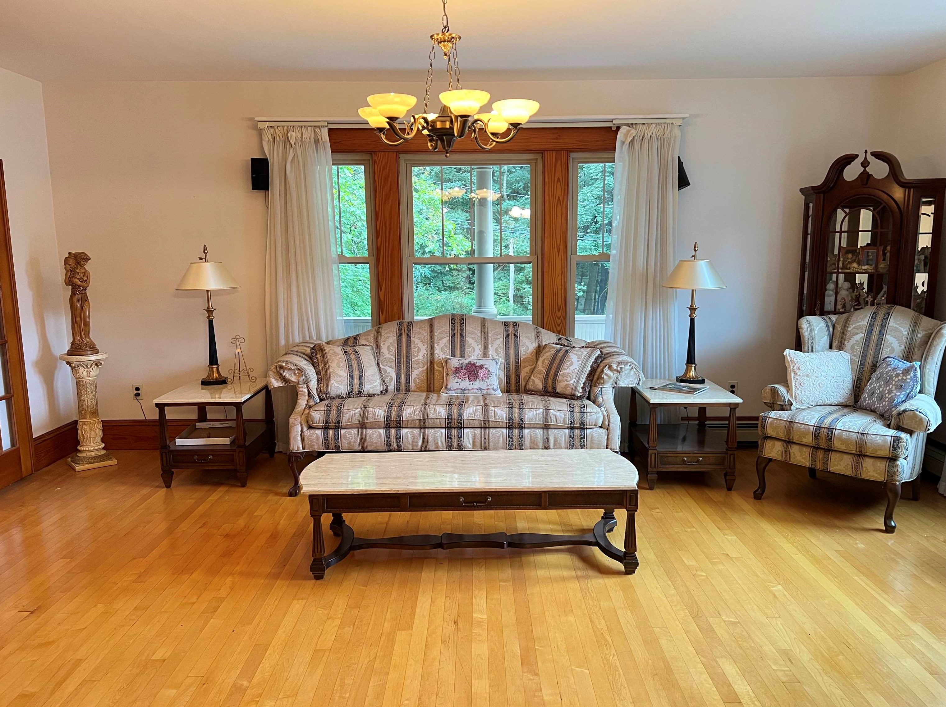 526 Amherst St, Manchester NH 03104-5083 exterior