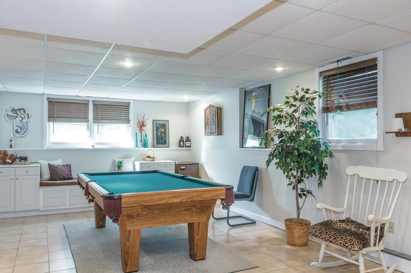 137 Pinecrest Rd, Hudson NH  03052-2317 exterior