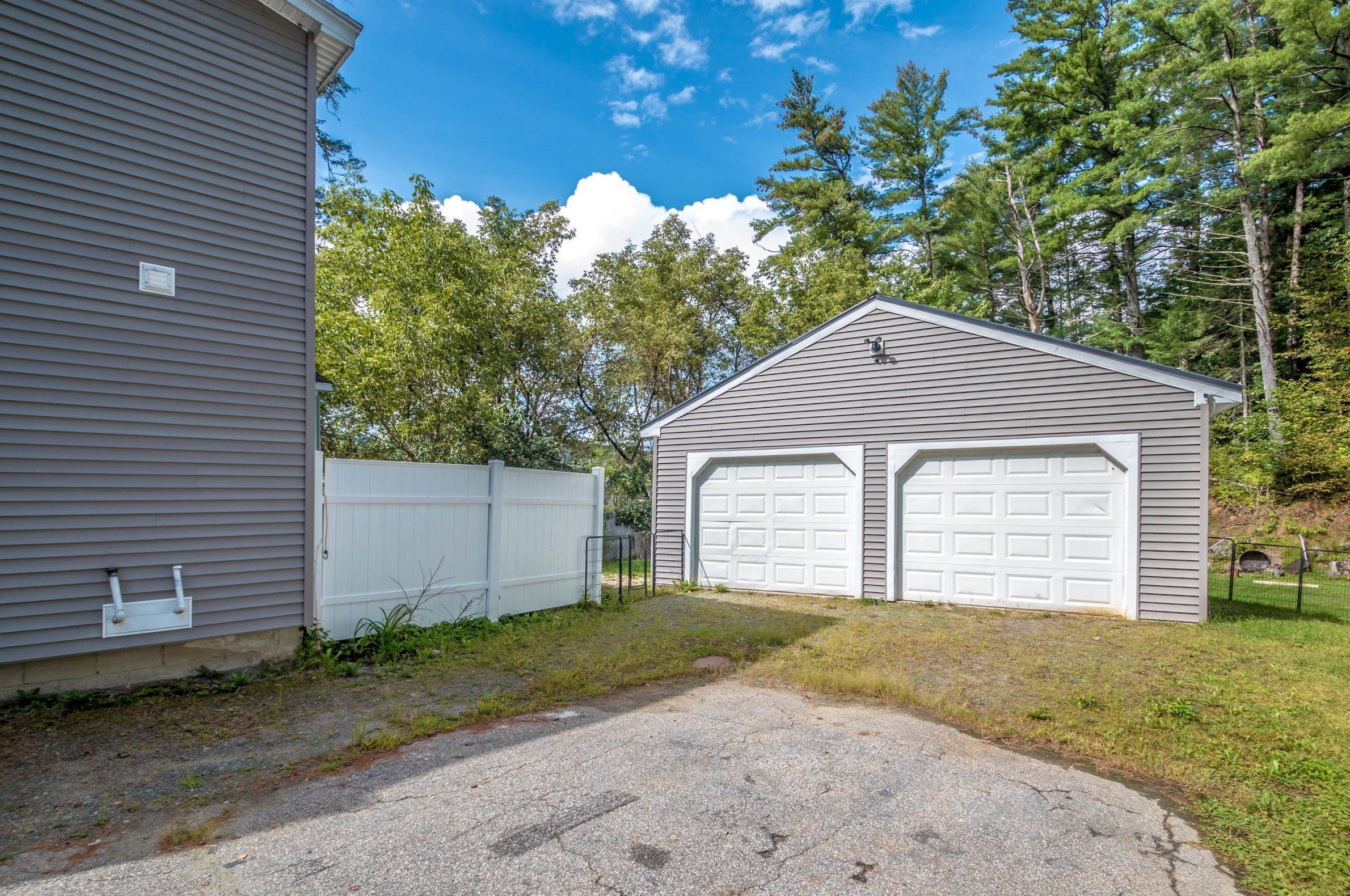 64 Pine St, Carroll, NH 03598