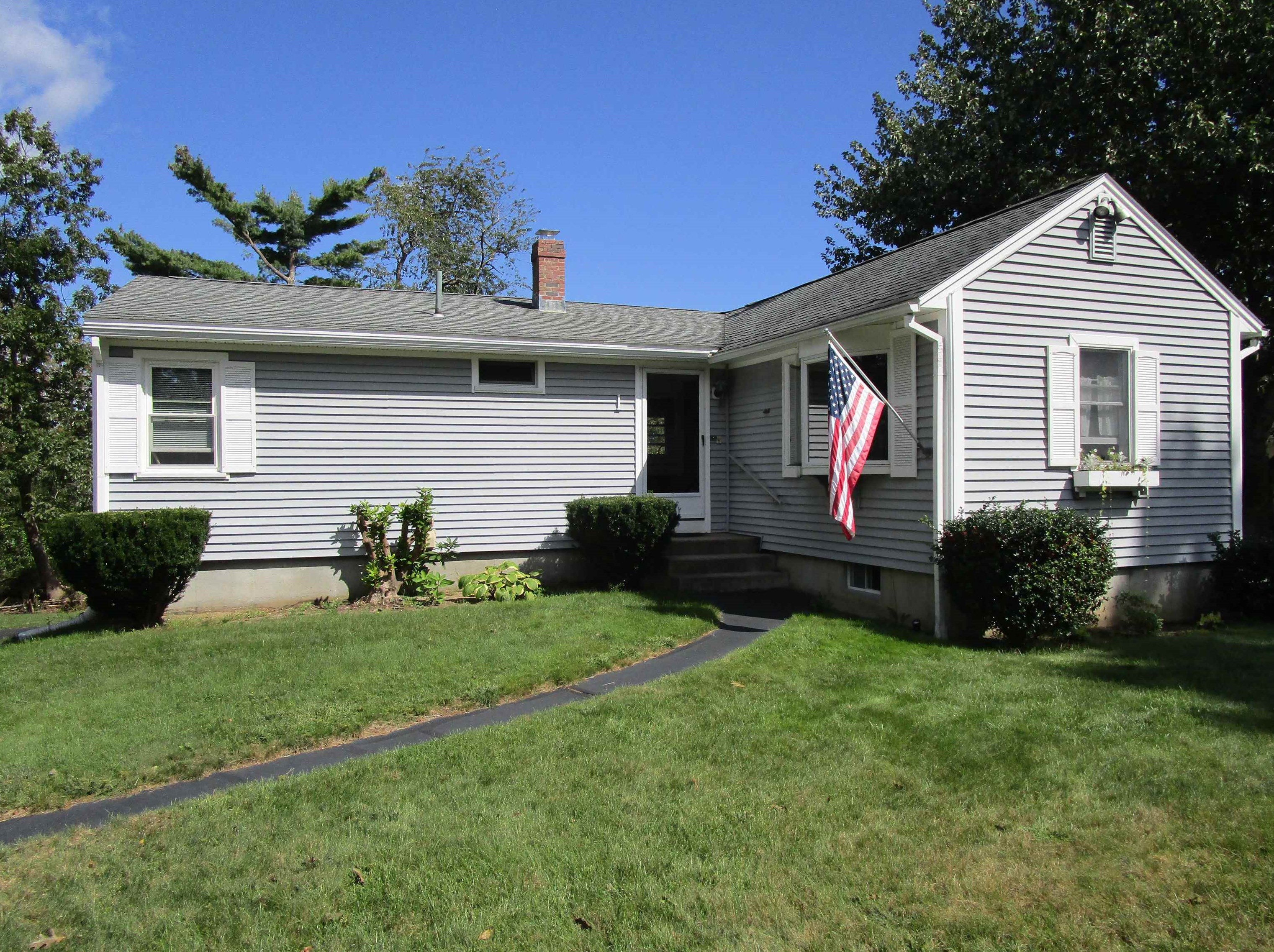 1 Bayberry Ln, Hampton, NH 03842