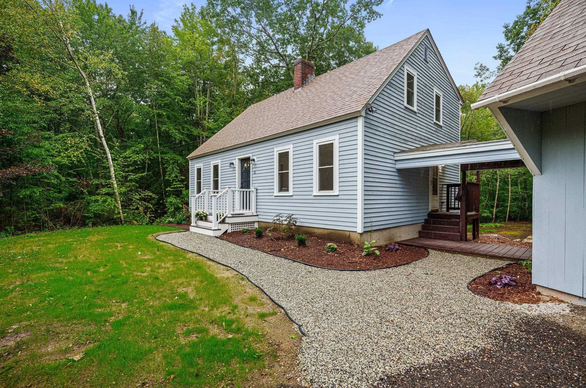11 Woodland Dr, Kingston, NH 03848-3051