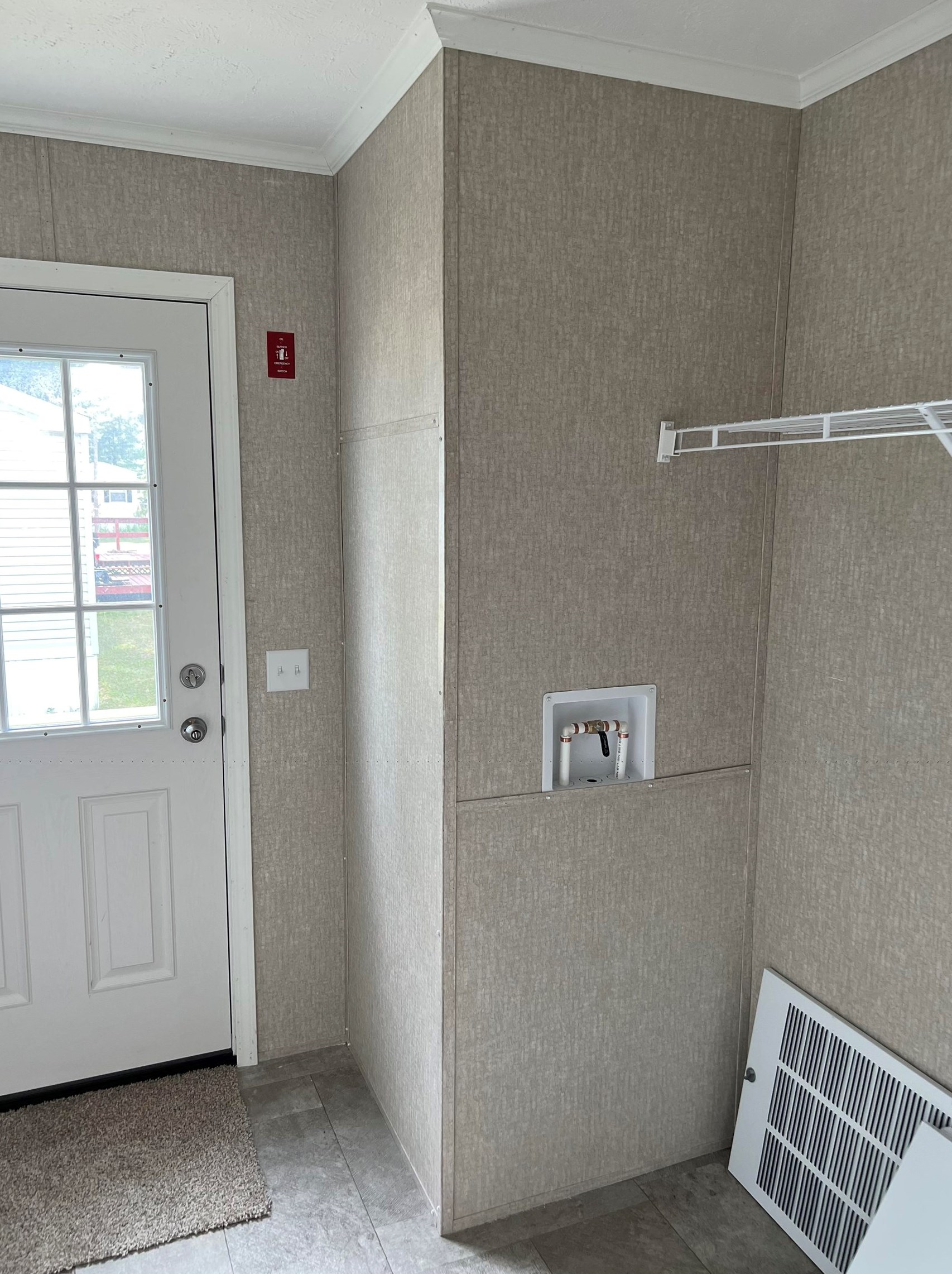 16 Pine St, Hinsdale, NH 03451
