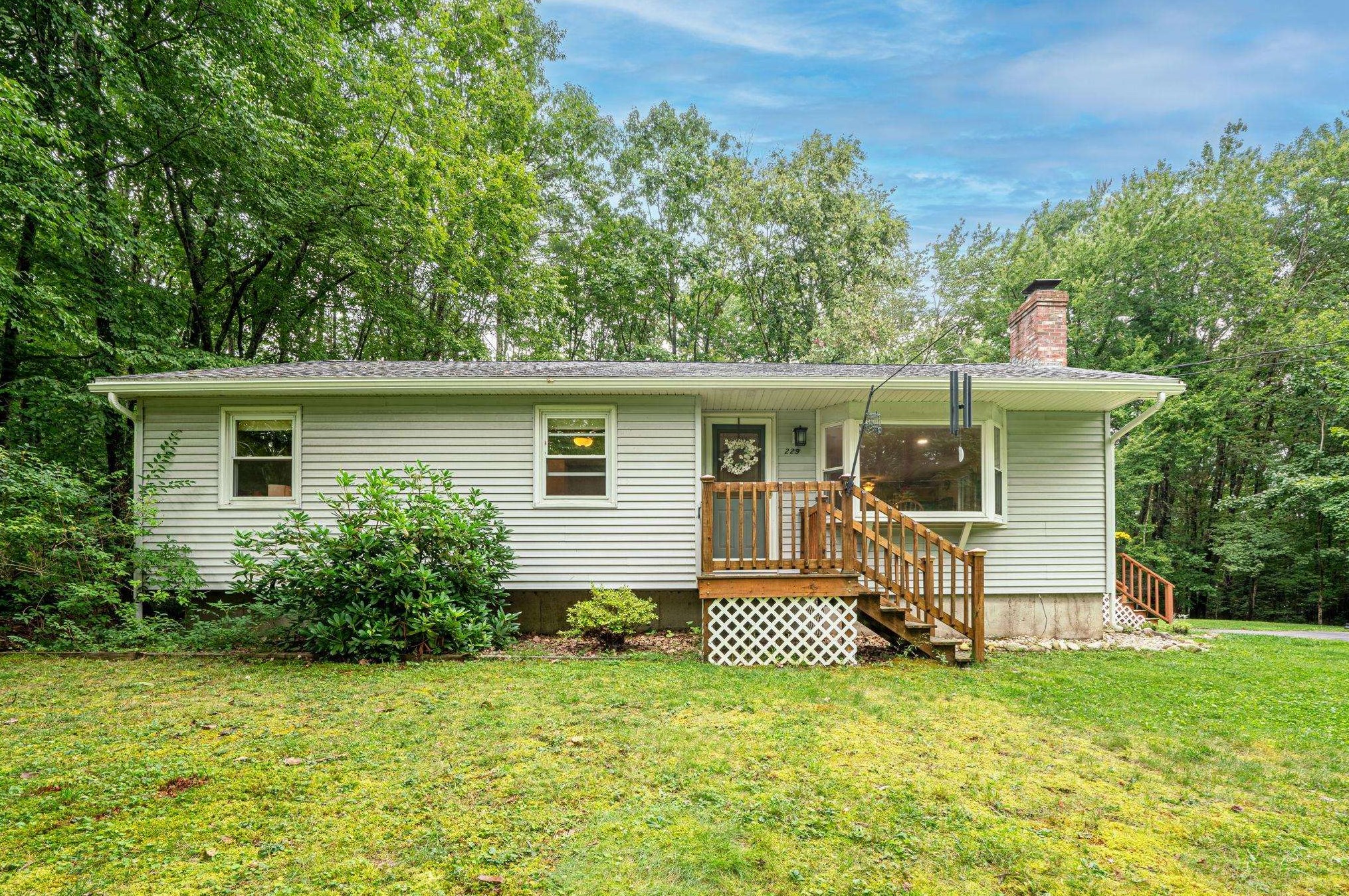 229 Baboosic Lake Rd, Merrimack, NH 03054-2306