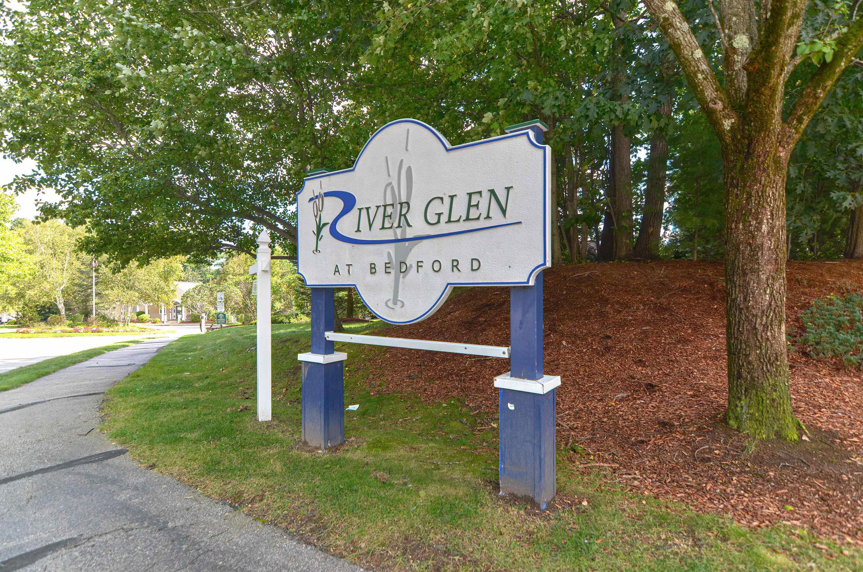 3 Chatham Dr, Manchester NH  03110-6962 exterior