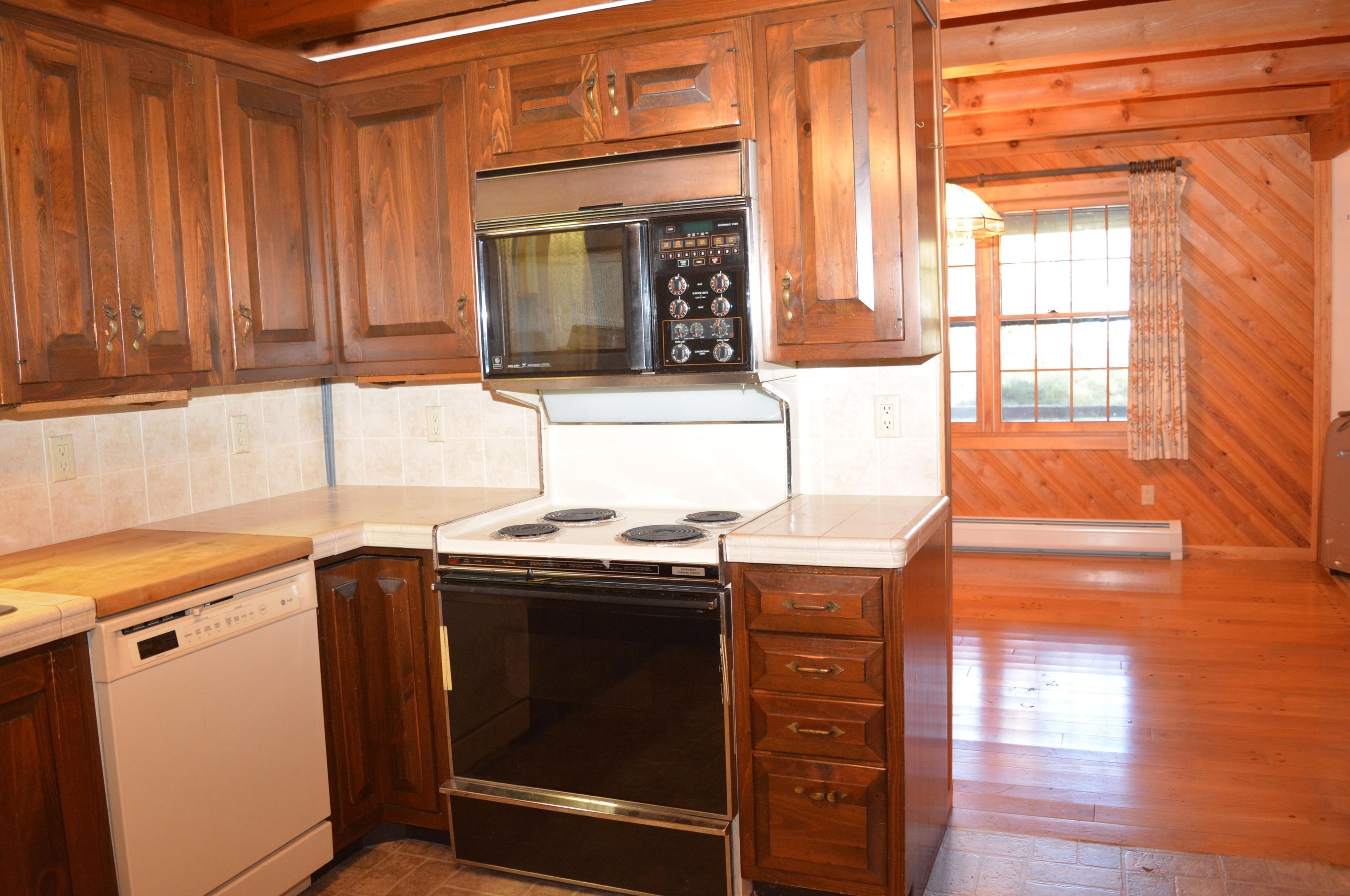 22 Sand Hl Rd, Unity NH 03773-6406 exterior