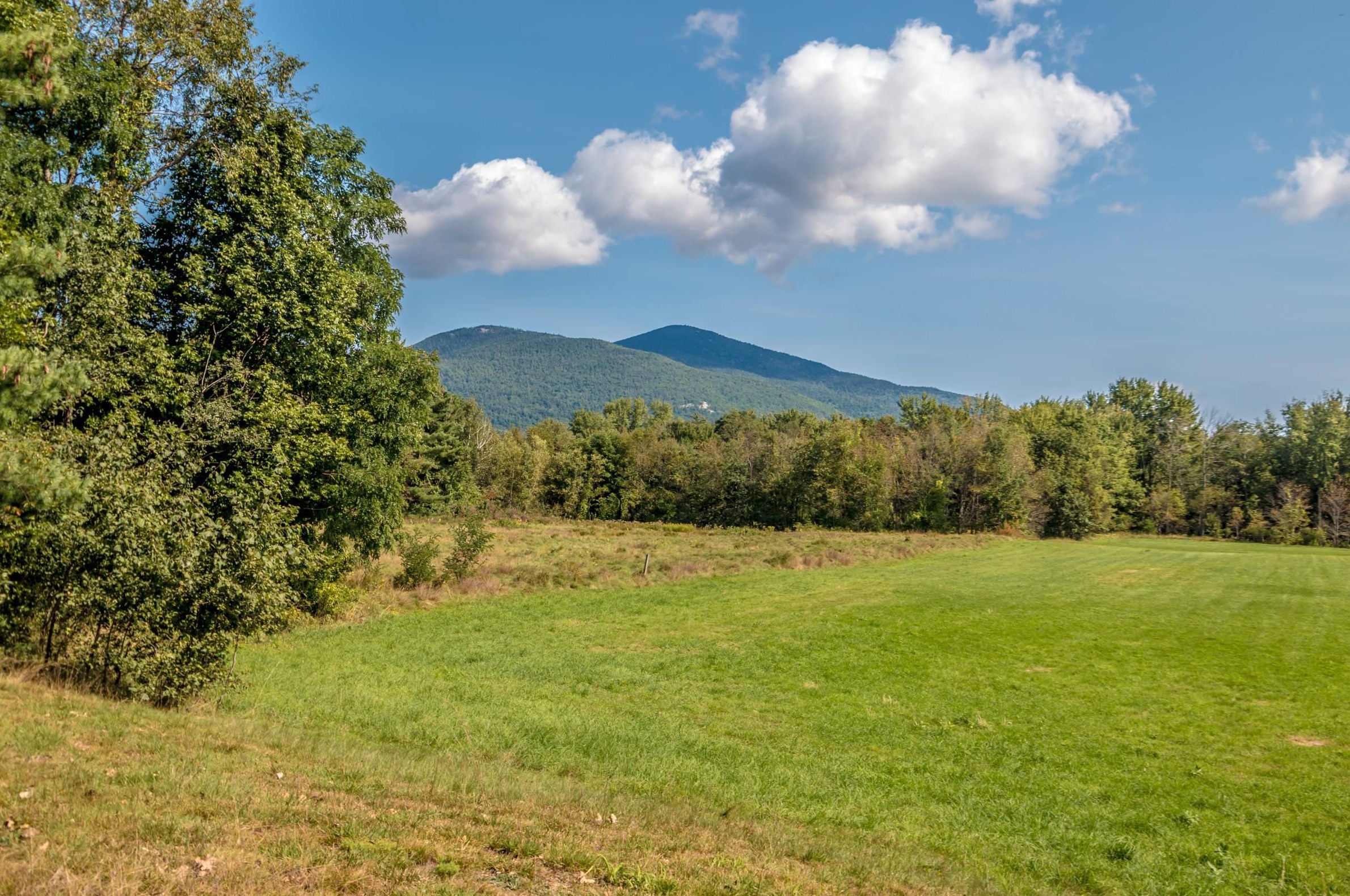 3351 West Side Rd, Hales Location, NH 03860