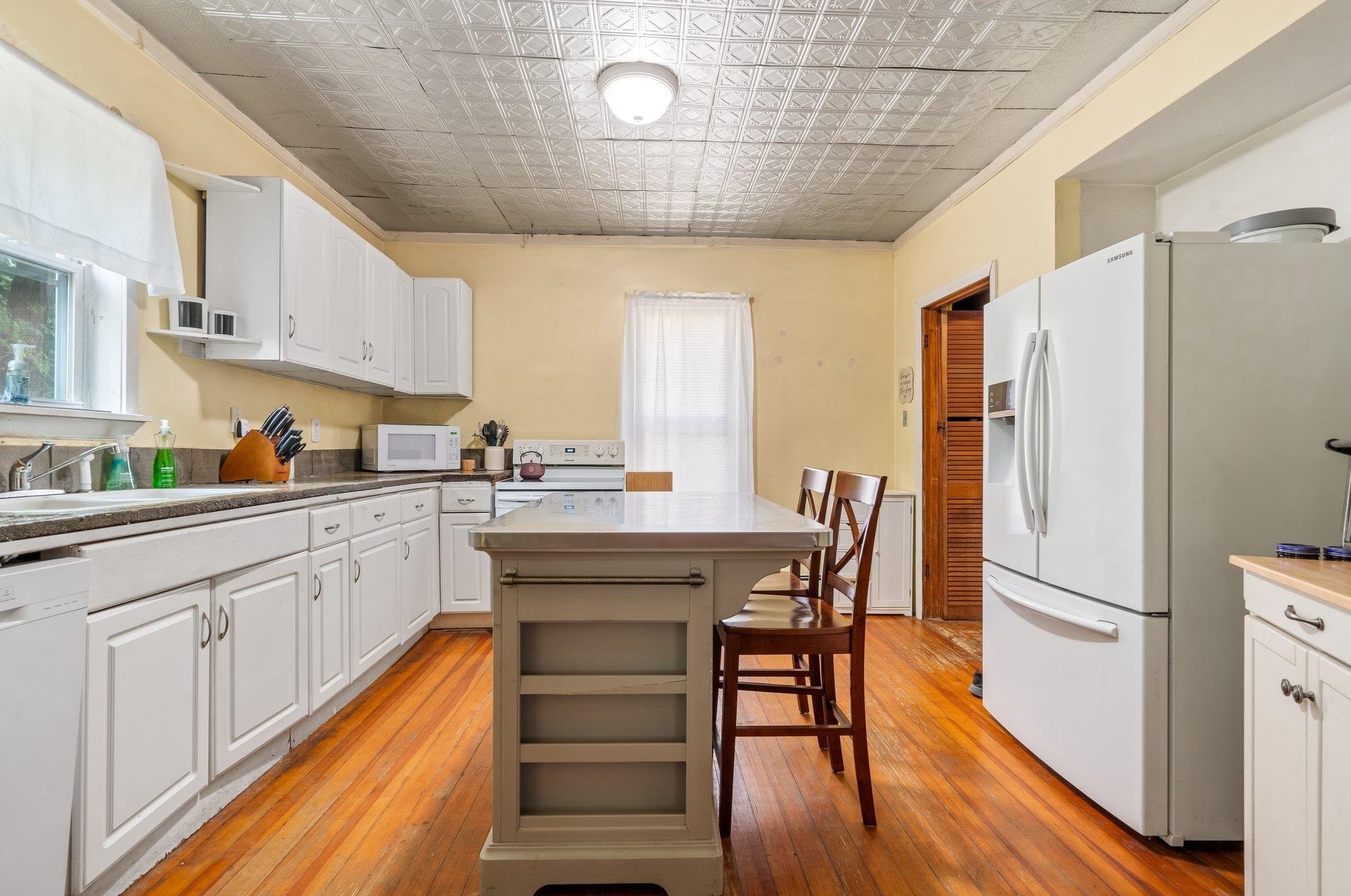 27 Union St, Hillsboro, NH 03244