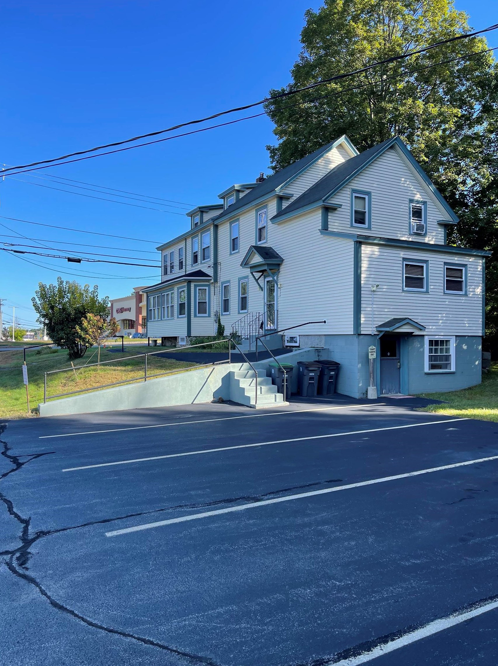 3 Whitehall Rd #1, Manchester, NH 03106