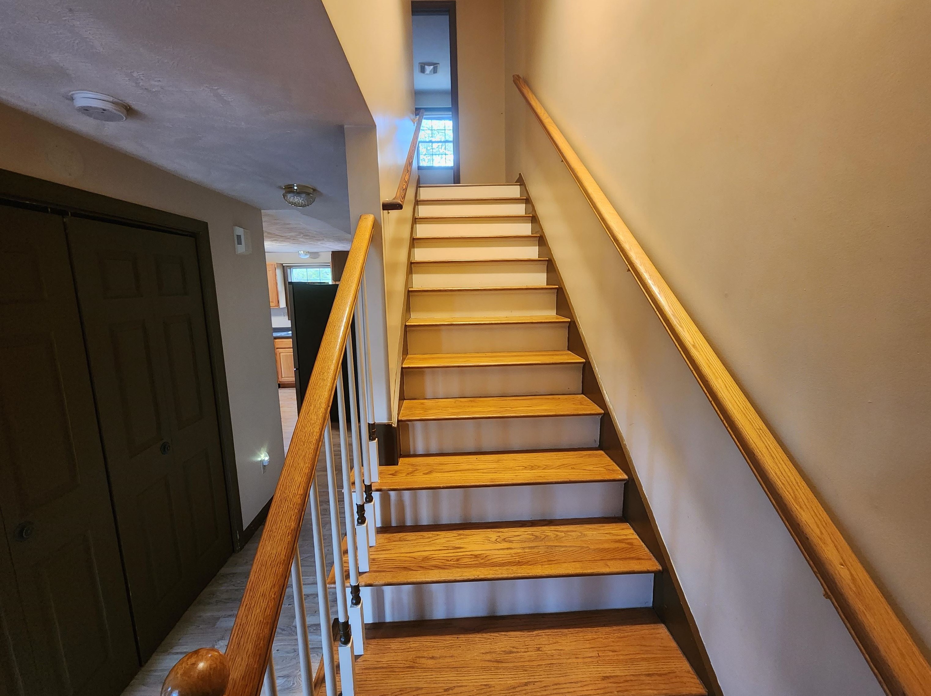 4649 Brown Ave, Manchester NH 03103-6726 exterior