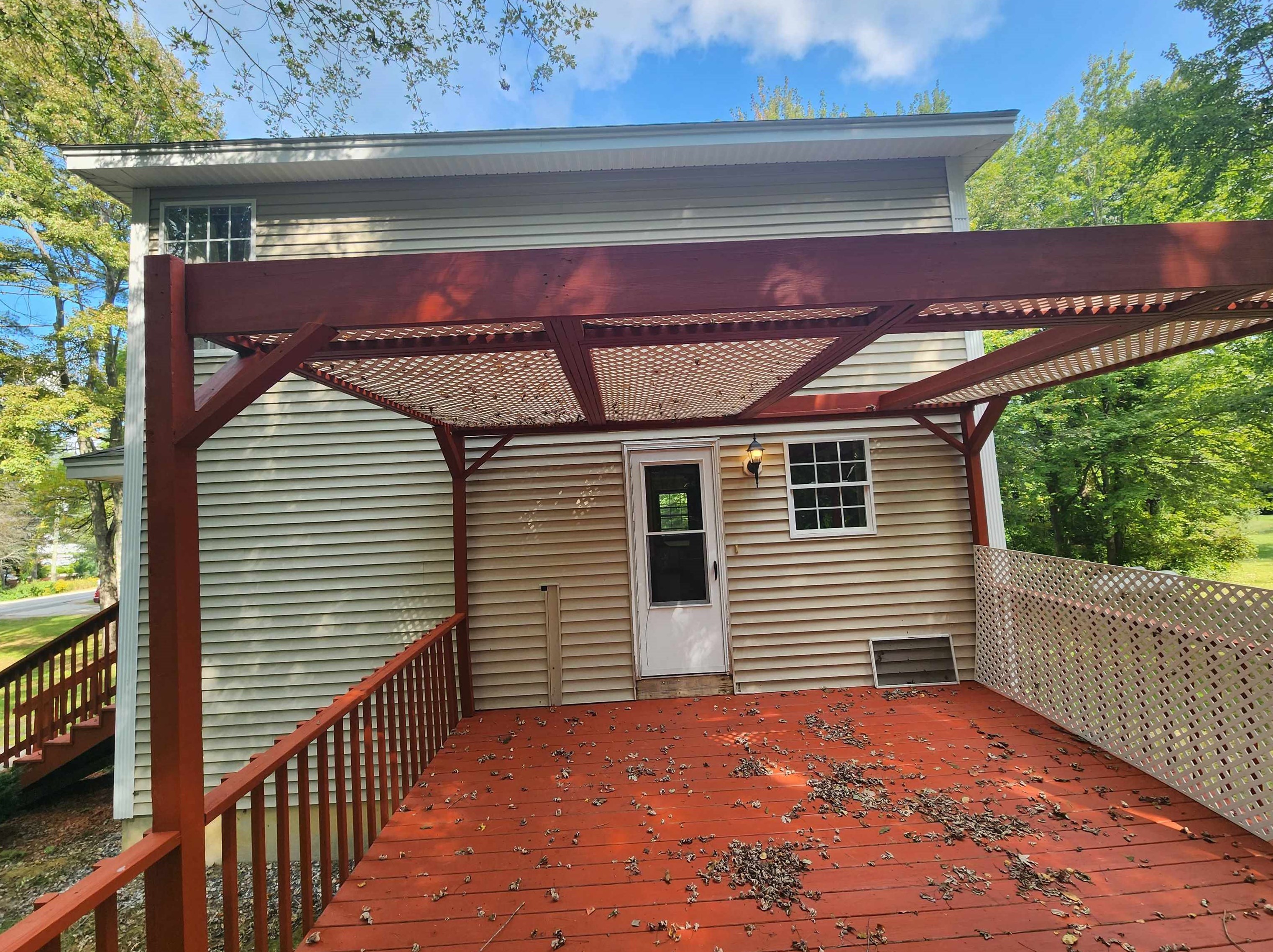 4649 Brown Ave, Manchester NH 03103-6726 exterior