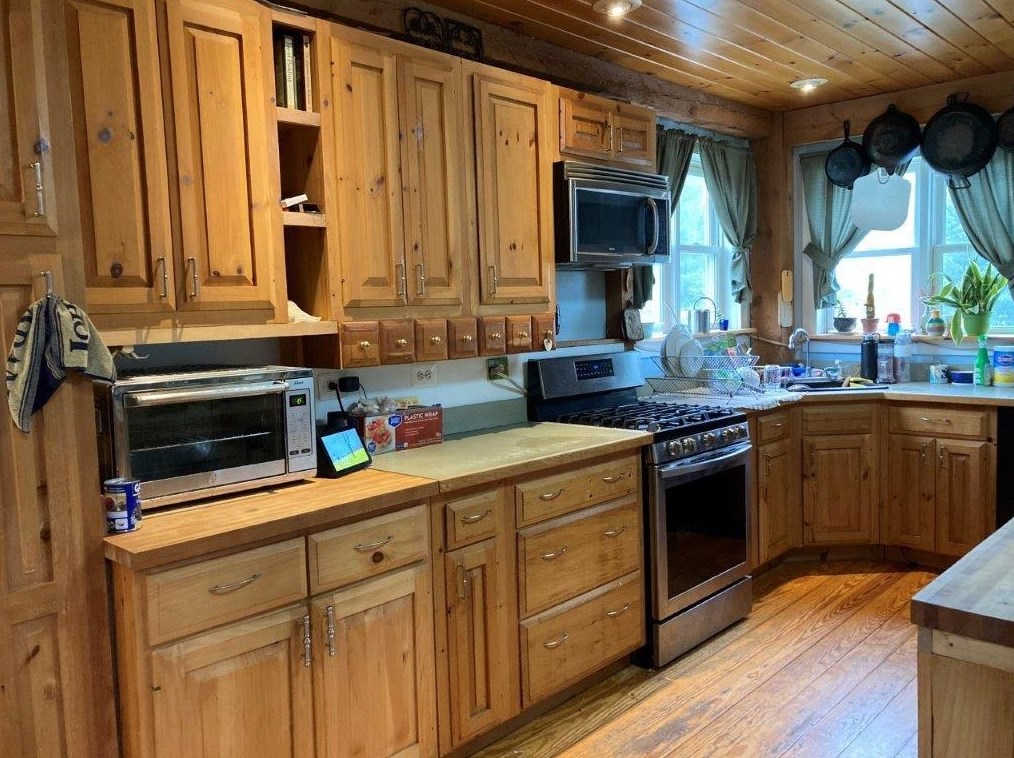 29 Wolfson Spring Dr, Orange, NH 03741