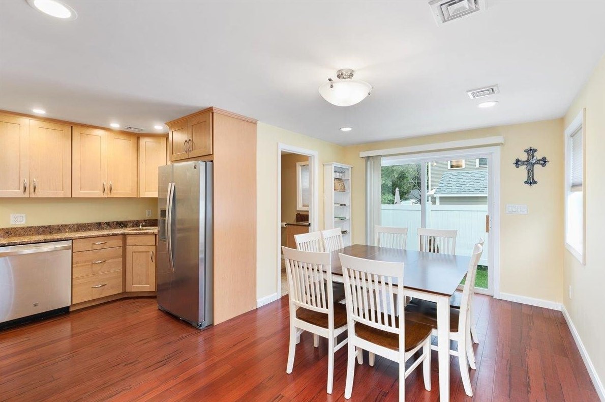 18 Coburn St, Salem, NH 03079